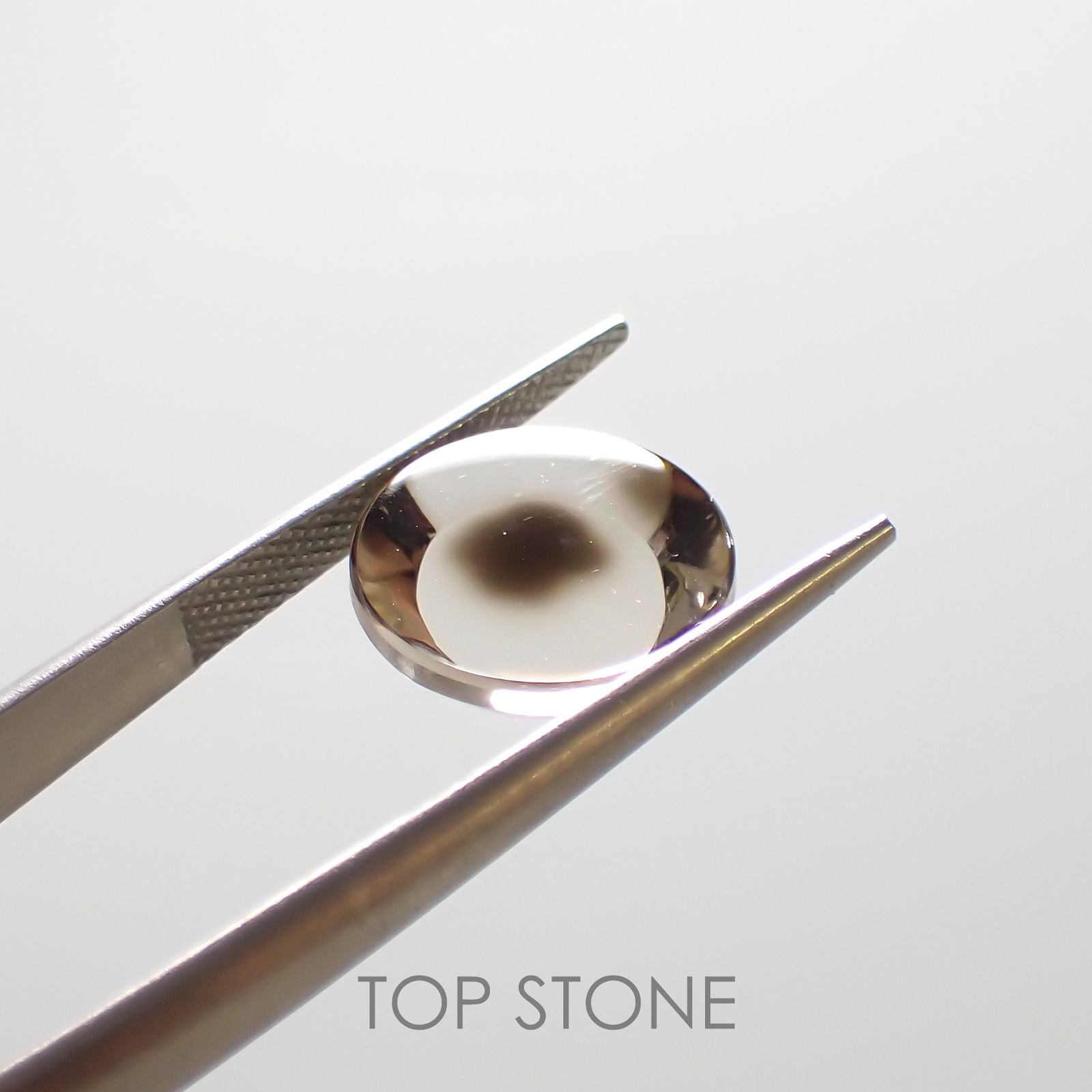 ダルメシアンクォーツ(宝石名ラジエーション・ダメージ・クォーツ) ブラジル産 5.63ct 識別済[210812881]12.6×12.6mm前後