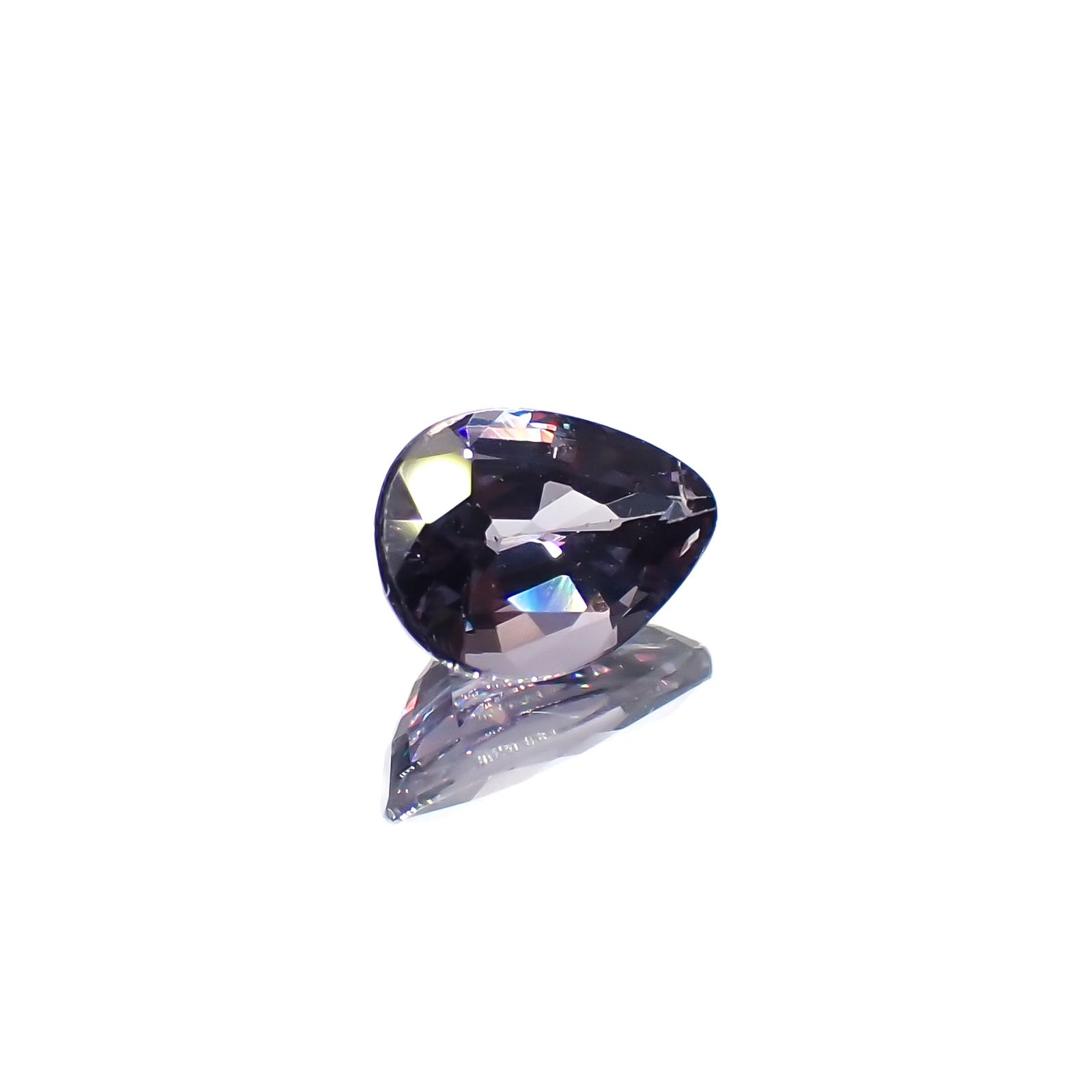 ベキリーブルーガーネット（カラーチェンジガーネット アレキタイプ）(宝石名ガーネット)マダガスカル・ベキリー産 1.06ct 識別済[231224534]7.7x5.5mm前後