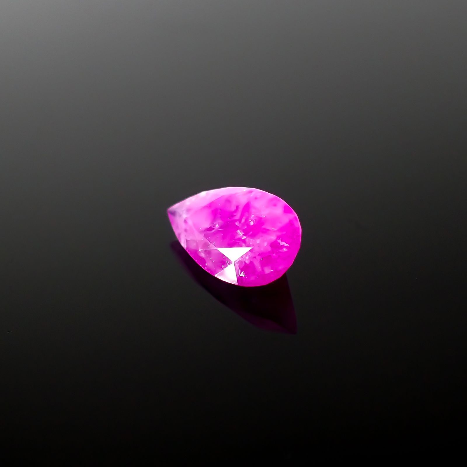 ピンクスギライト 南アフリカ産 1.29ct[240327012]11x6mm前後