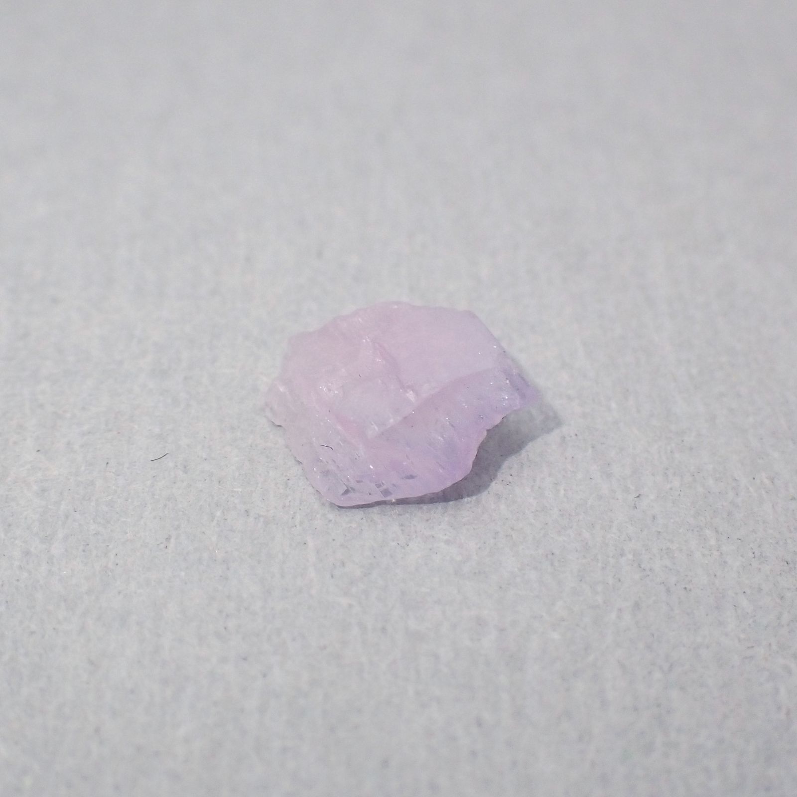 ピンクゾイサイト 原石 タンザニア産 1.34ct[231224997]7.7x7.7mm前後
