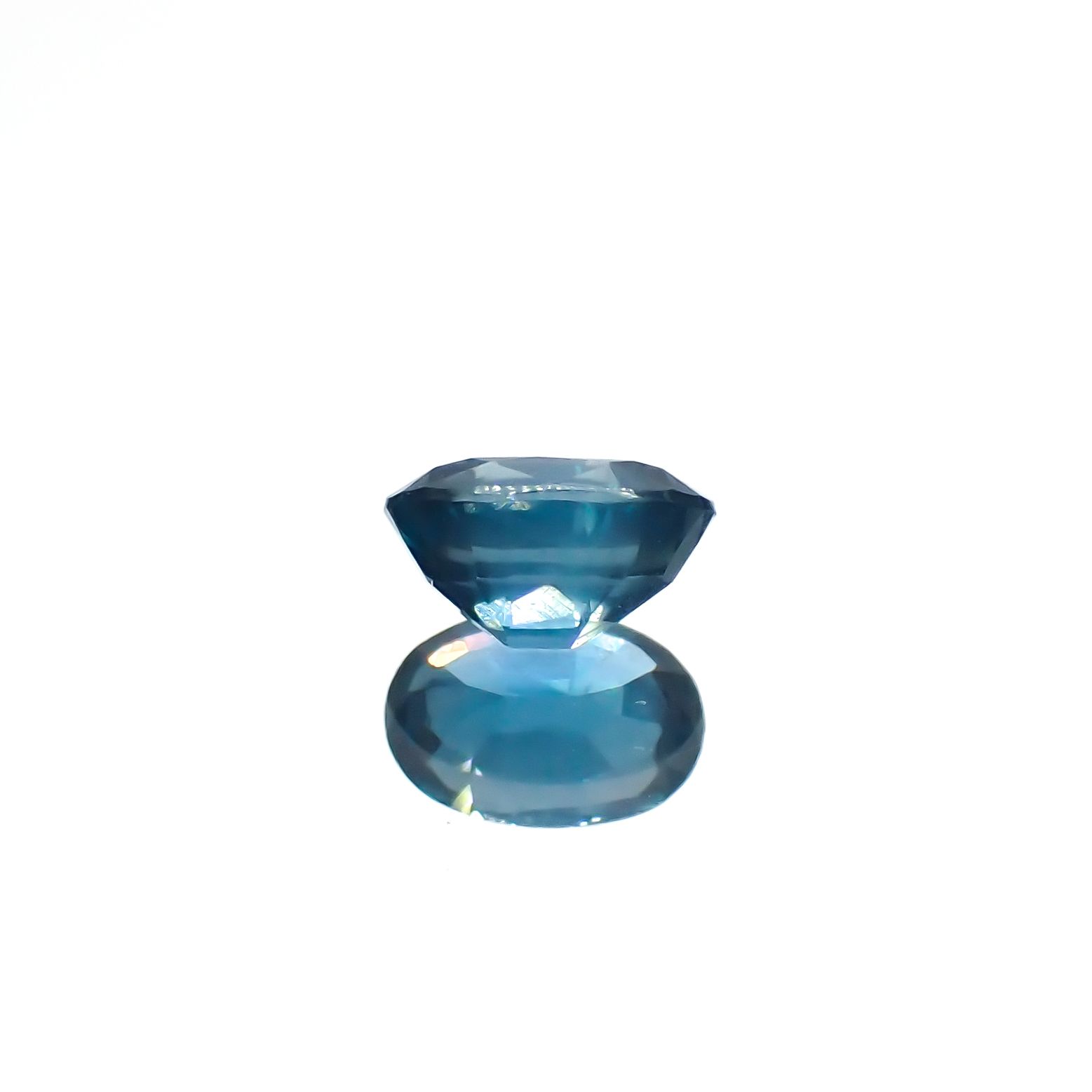 オーシャンブルーカイヤナイト(宝石名カイヤナイト)インド・オリッサ産 0.69ct 識別済[240326699]6x4mm前後
