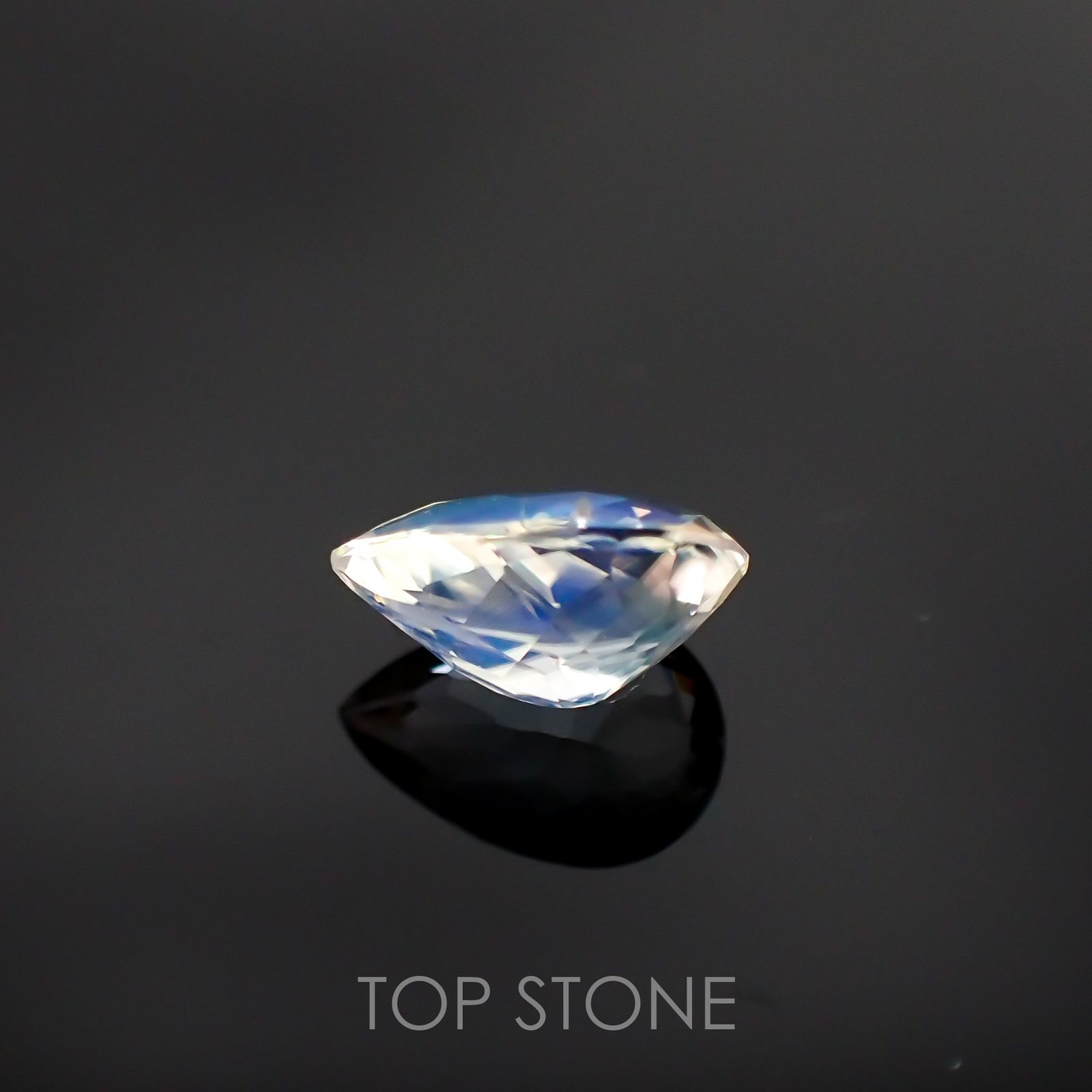 レインボームーンストーン(アンデシンラブラドライト) マダガスカル産 ルース 1.45ct[210611260]9.5×6.4mm前後