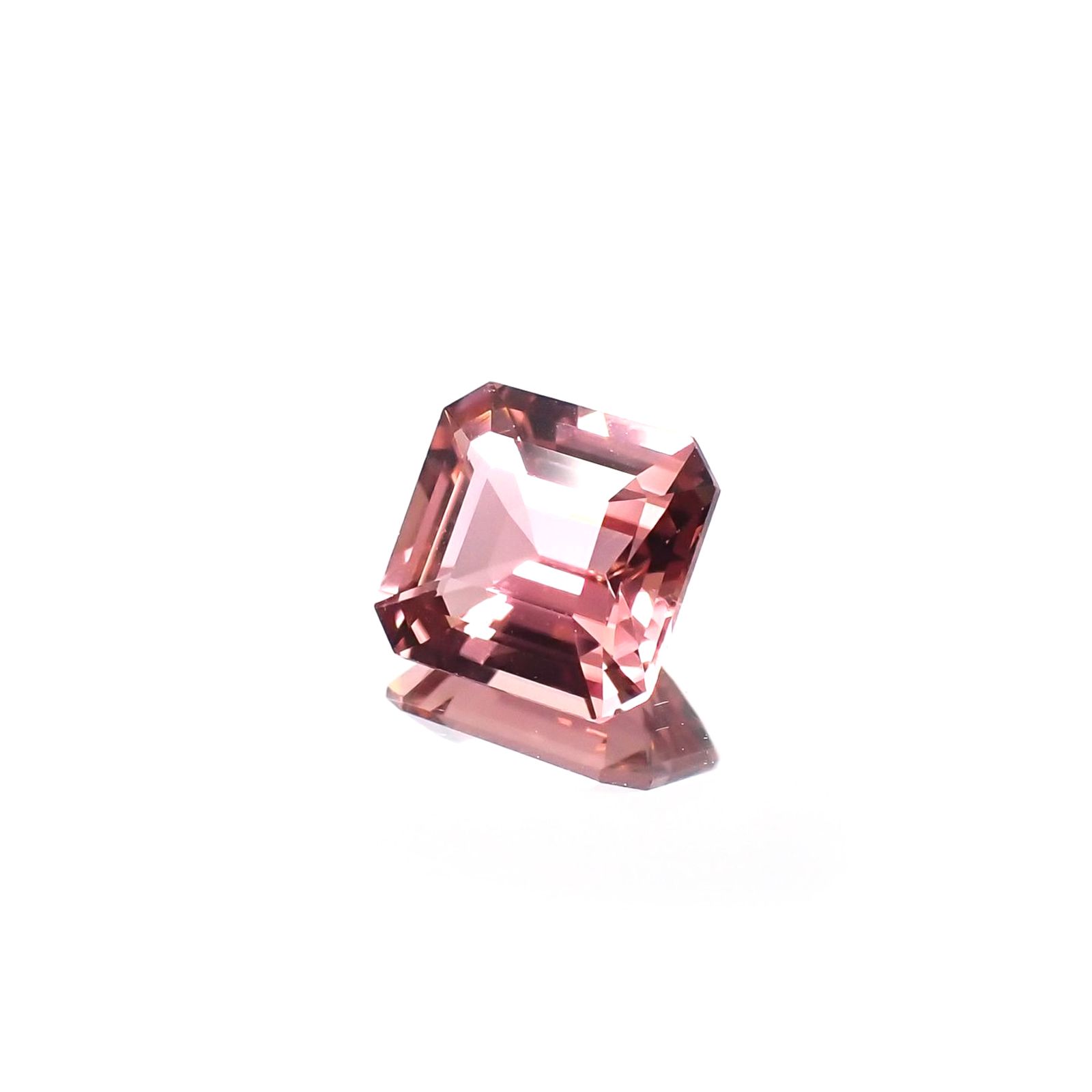 ピンクトルマリン(宝石名ピンク・トルマリン) ルワンダ産 1.746ct ソ付(彩珠)[250711637]7.6×7.3mm前後