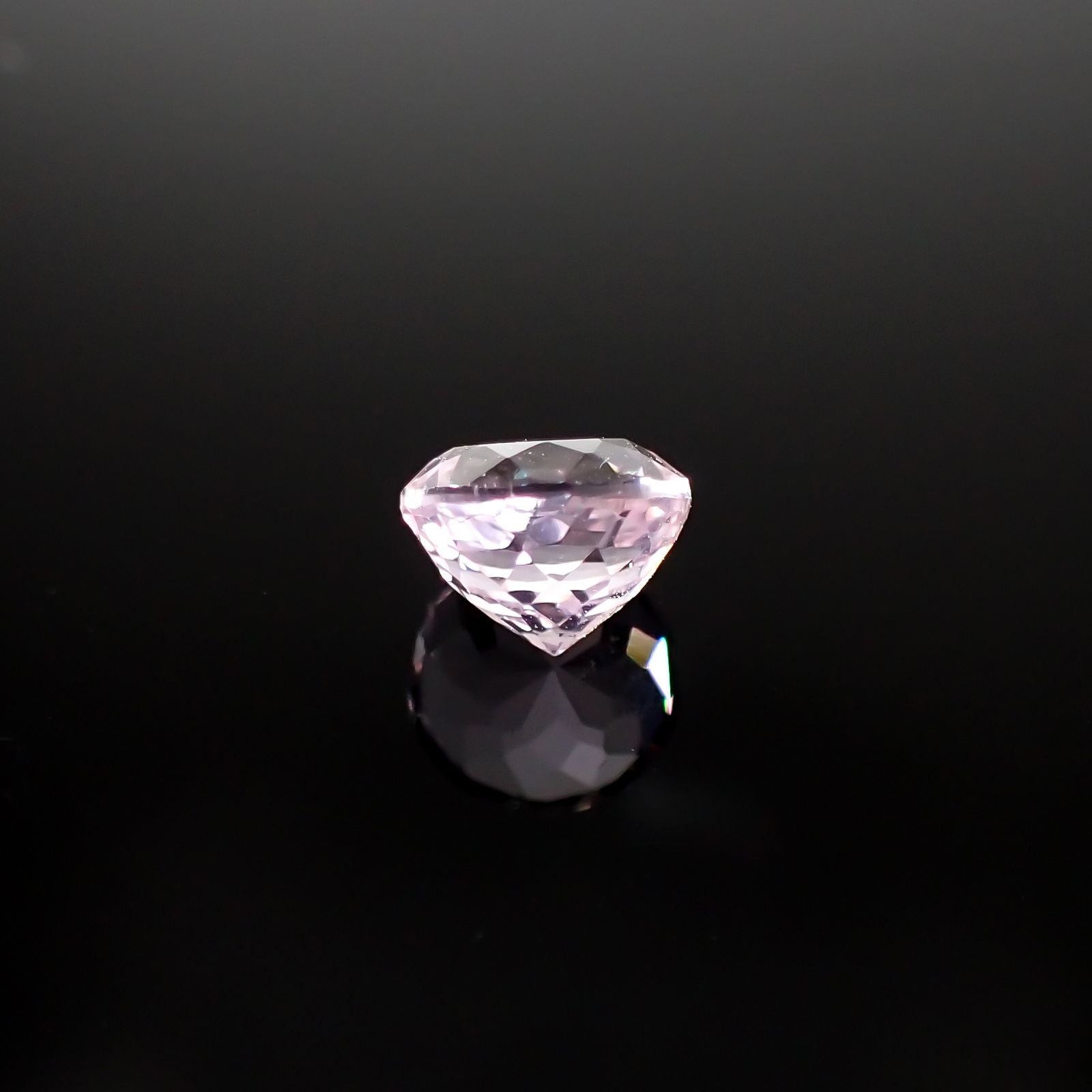 クンツァイト アフガニスタン産 1.15ct[240125352]6.3x6.3mm前後