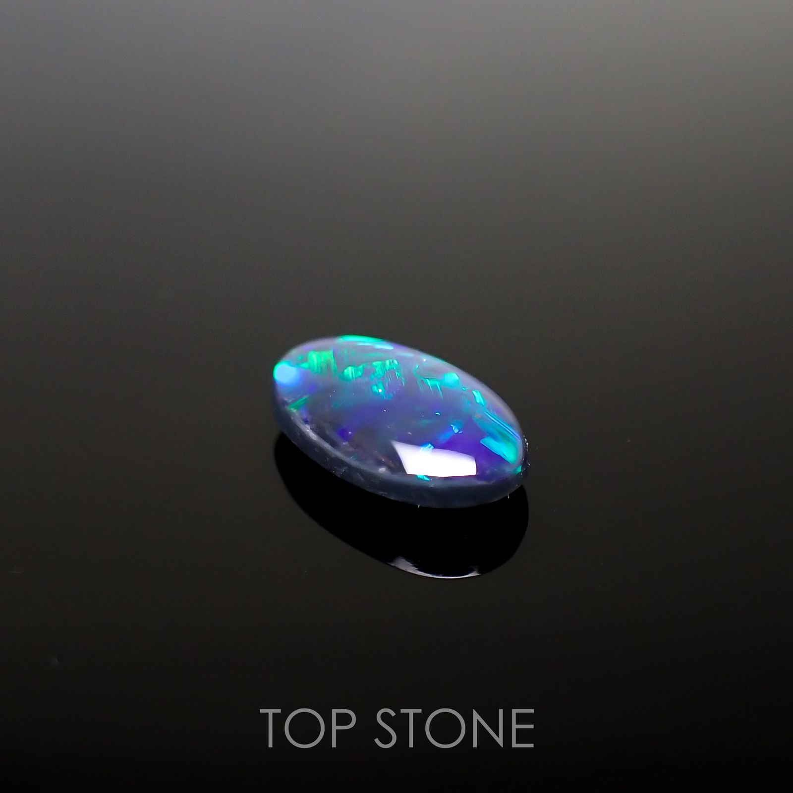 ブラックオパール(宝石名ブラック・オパール) オーストラリア産 1.742ct ソ付(彩珠)[210611325]11.9×7.3mm前後