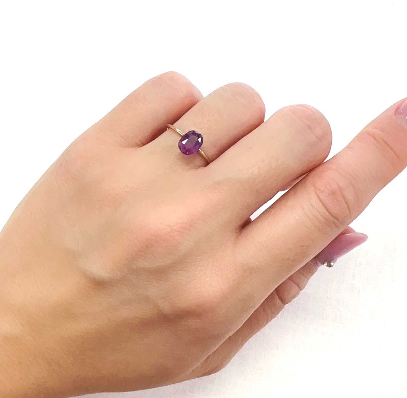 パープルサファイア(宝石名パープル・サファイア)パキスタン・カシミール地方産 1.097ct ソ付(彩珠)[231124083]6.9x5.3mm前後