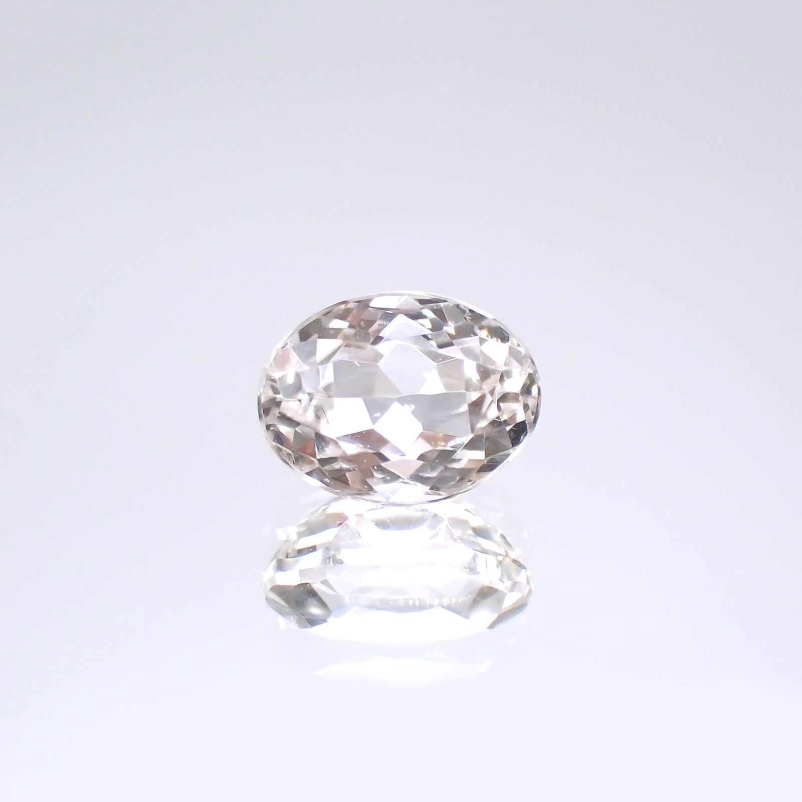 カラーレススポジュミン(宝石名ホワイト・スポジュミン) ブラジル産 1.64ct 識別済[250812620]8×6.1mm前後
