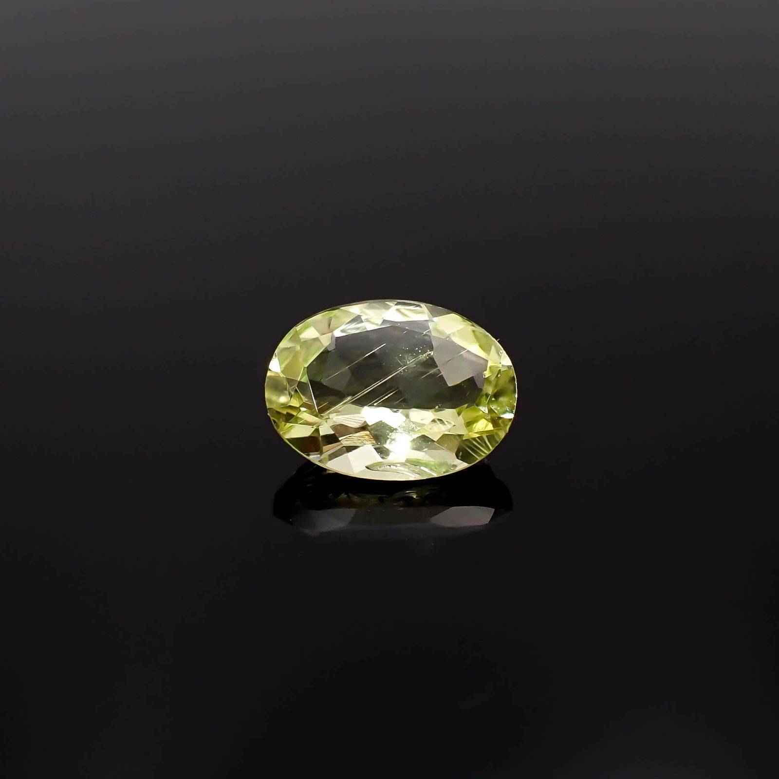 イエローダンビュライト タンザニア産 1.22ct[240125465]8.1x6mm前後