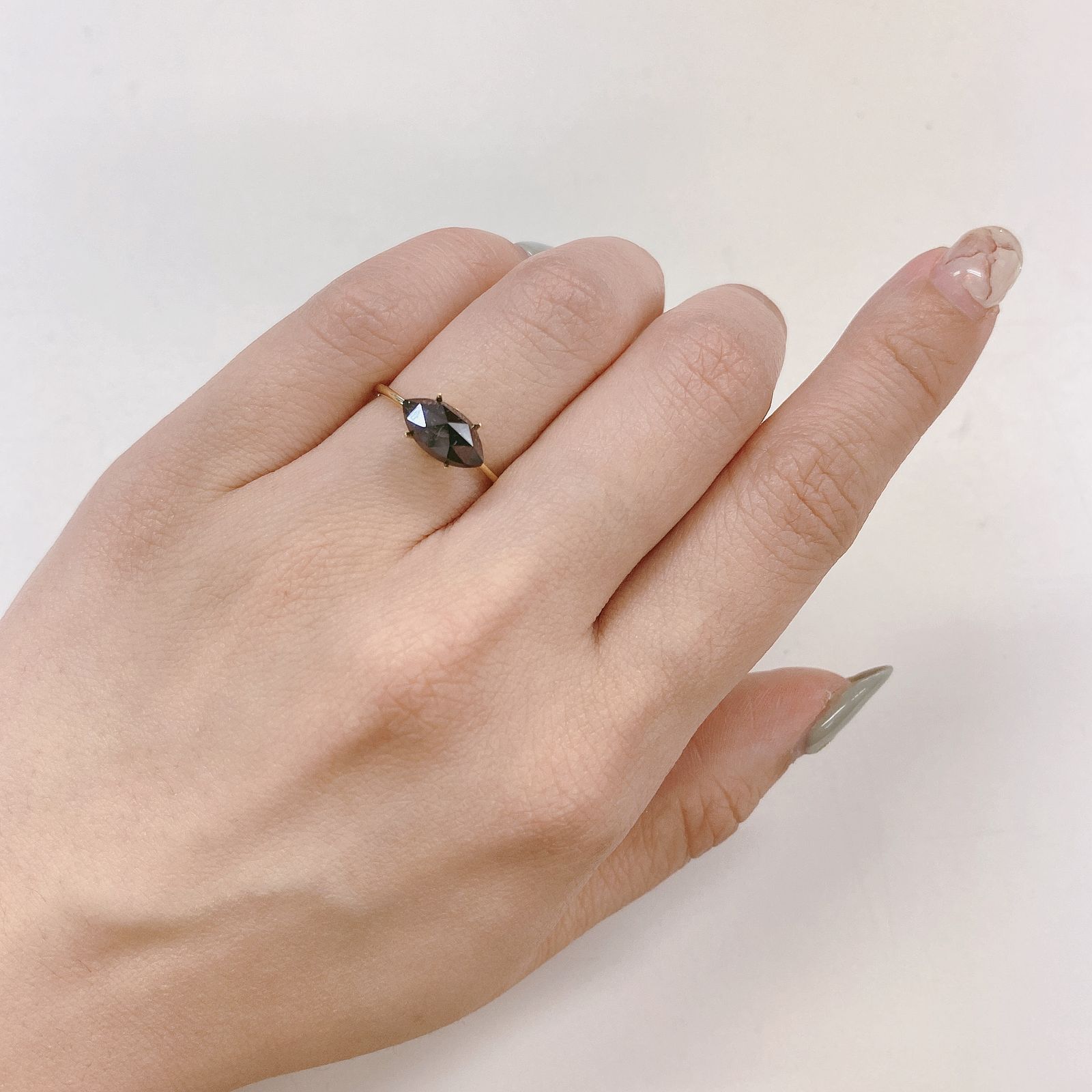 ブラックダイヤモンド(宝石名ダイアモンド) ジンバブエ産 1.57ct 識別済[210410135]10.3×5.3mm前後 | TOP  STONE(トップストーン)