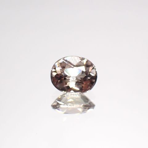 ダイアスポア(宝石名ダイアスポア)トルコ産 0.92ct 識別済[220516028]6.7x5.5mm前後