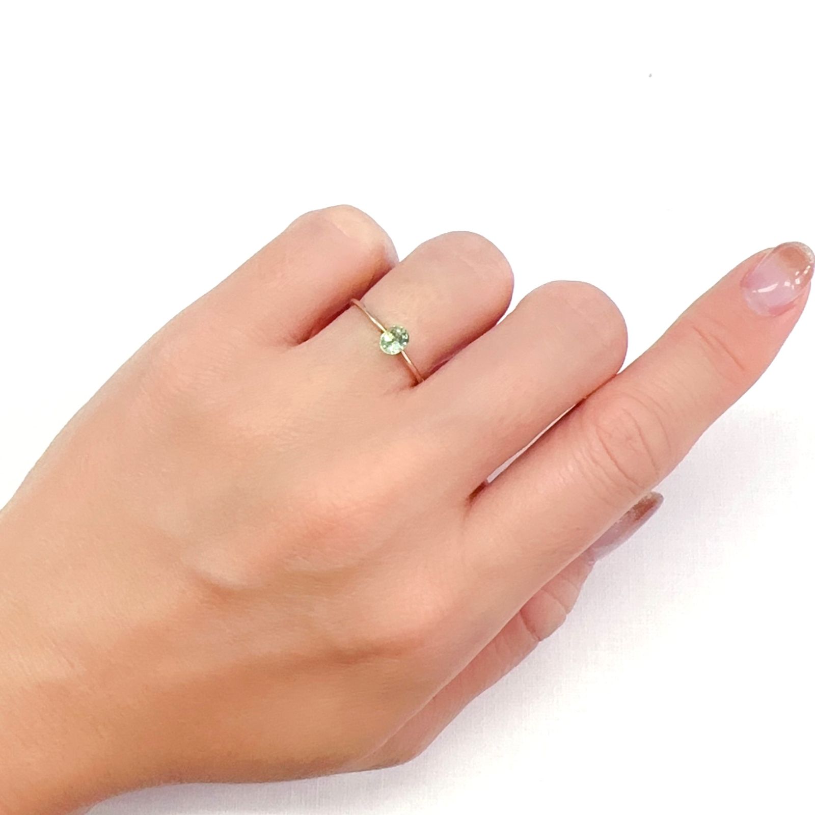 ミントガーネット(宝石名グリーン・グロッシュラー・ガーネット)タンザニア産 0.38ct 識別済[230923499]4.6x3.7mm前後