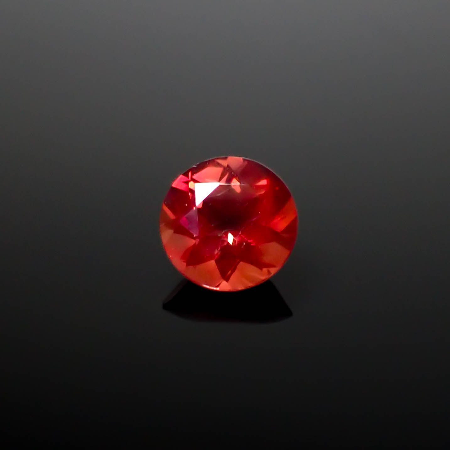 アンデシン モンゴル産 1.07ct [250129698]7.1x7.1mm前後