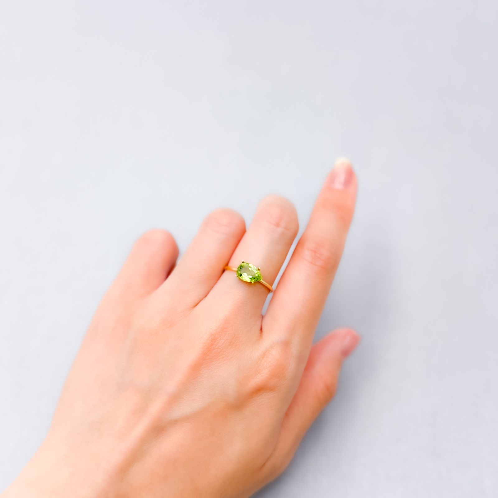 ペリドット 中国産 1.22ct [250330115]8.8x6mm前後