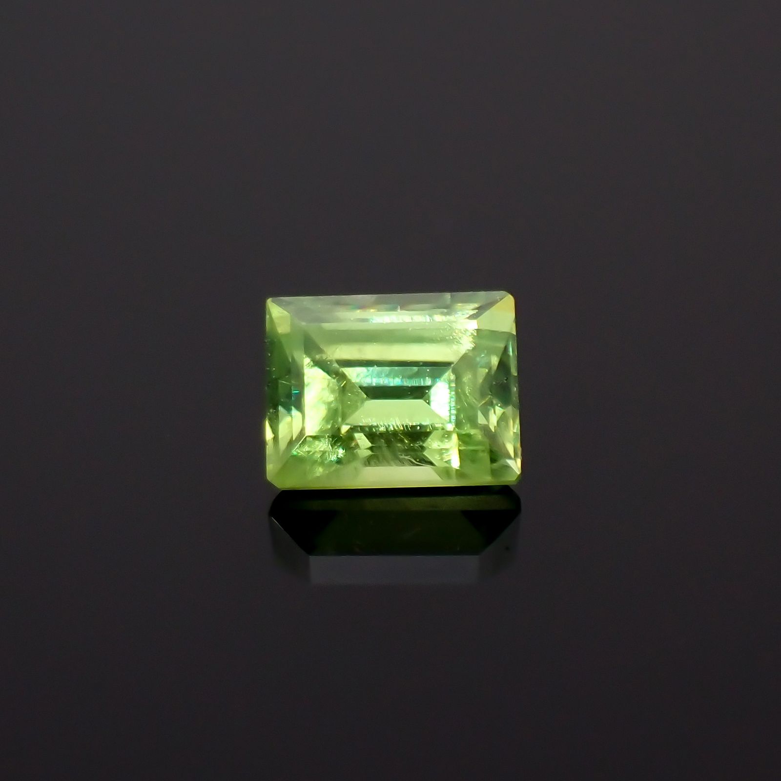 デマントイドガーネット ロシア産 0.30ct[231023657]4x3.1mm前後
