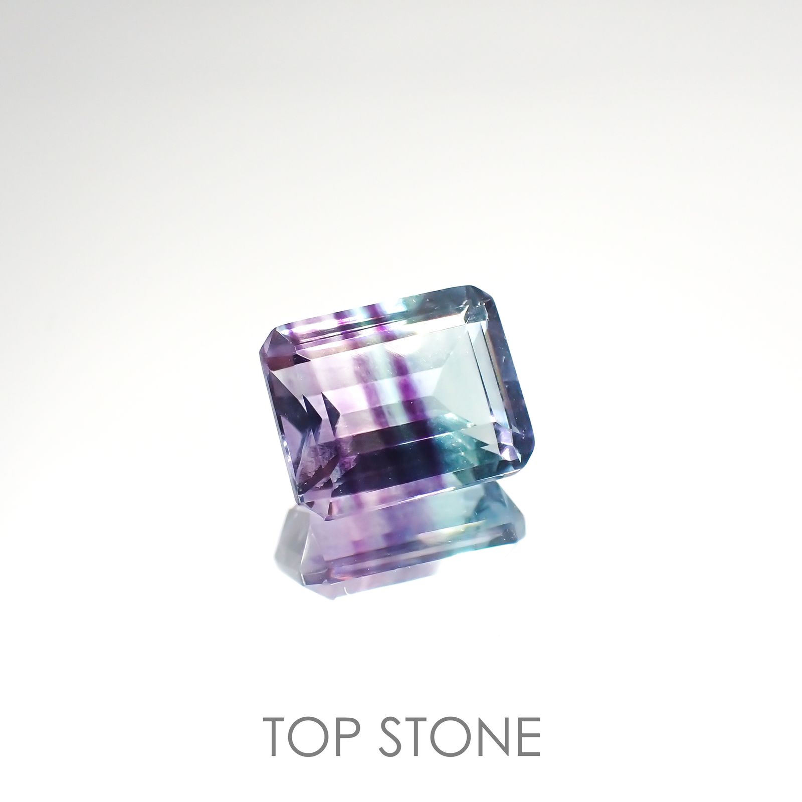 バイカラーフローライト ブラジル産 ルース 4.38ct[210913212]10.2×8.1mm前後