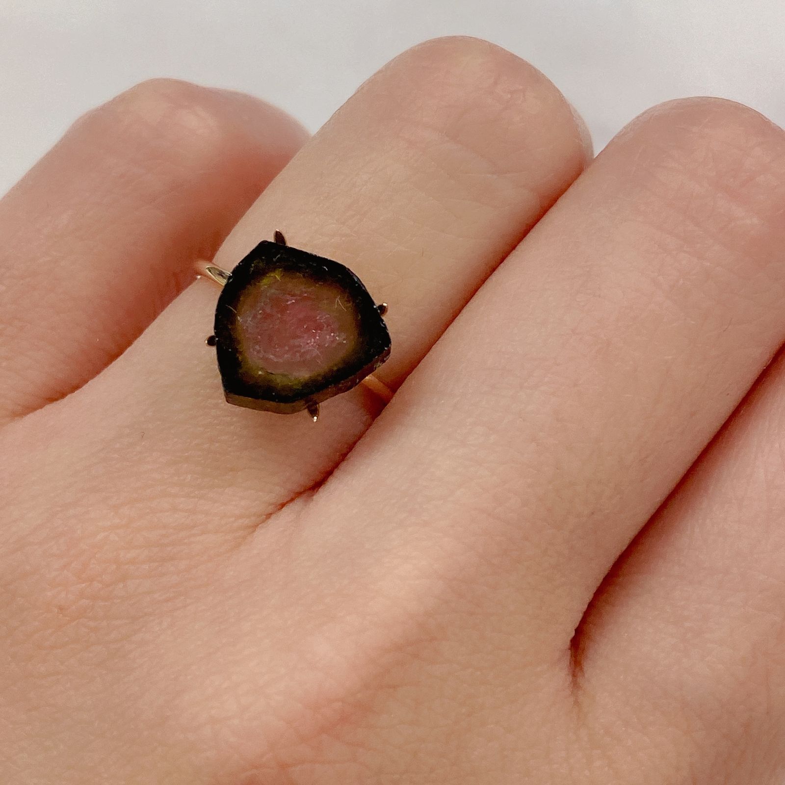 ウォーターメロントルマリン(宝石名トルマリン) ブラジル産 原石・結晶 3.48ct 識別済[21019629]11.1×10.9mm前後