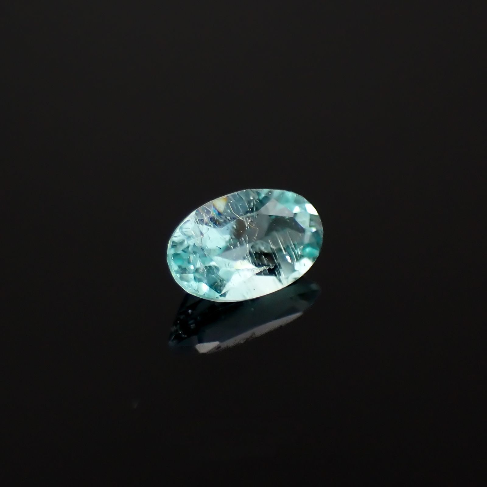 パライバトルマリン(宝石名トルマリン/別名パライバ・トルマリン)モザンビーク産 識別済 0.24ct / 5x3mm前後 [230220371]