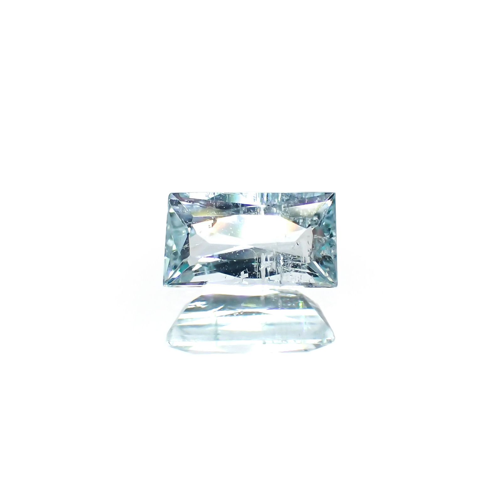 パライバトルマリン(宝石名トルマリン/別名パライバ・トルマリン)モザンビーク産 識別済 0.44ct / 6.2x3.4mm前後 [230522236]