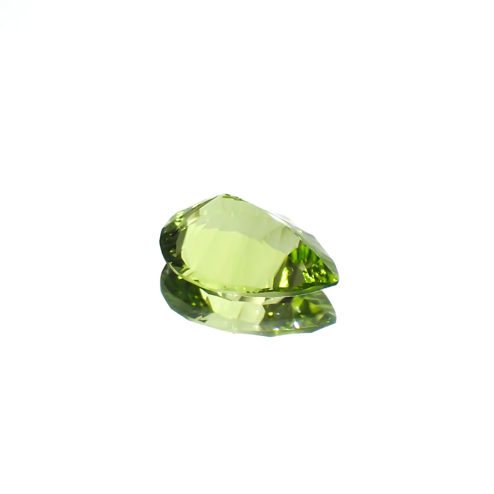 ◇コンケーブカット◇ペリドット 中国産 1.69ct[230622297]9.9x6.8mm前後