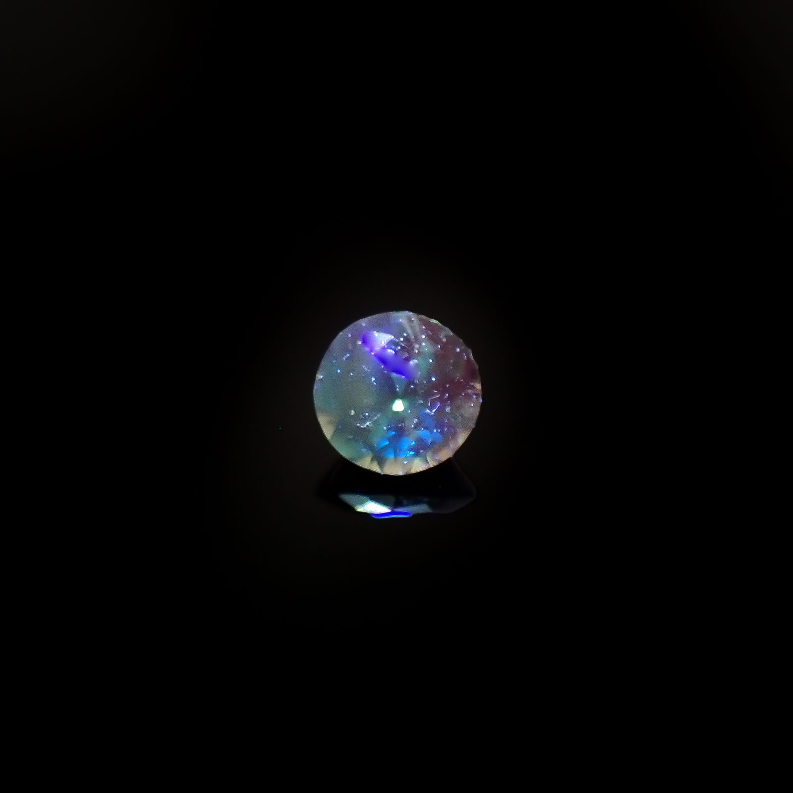 シルキーアレキサンドライト ブラジル産/EmeraldMains社製 0.038ct[240527612]2.1x2mm前後