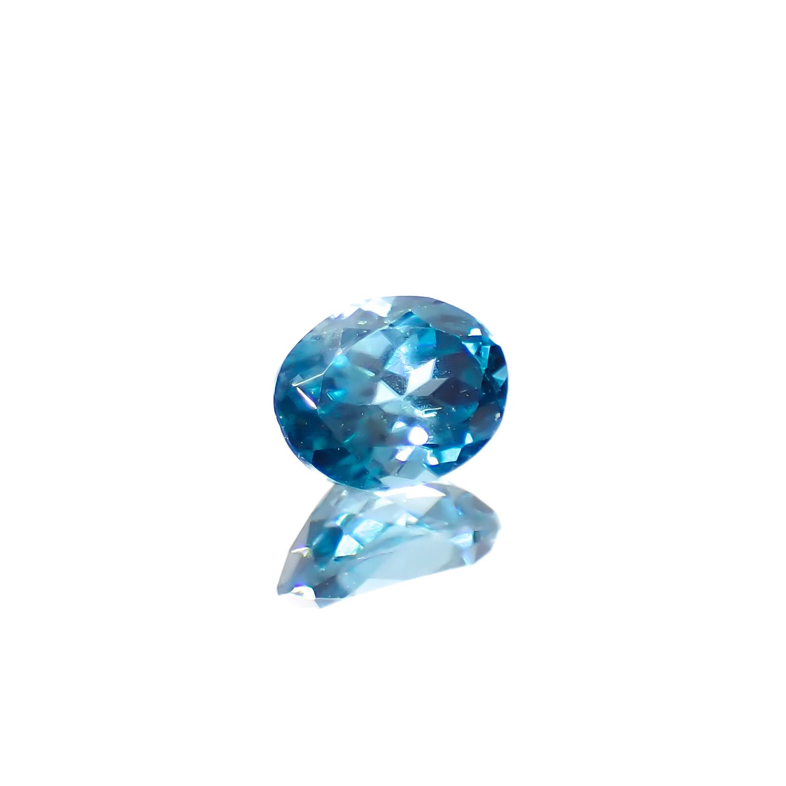 ブルージルコン カンボジア産 0.53ct[240728509]5x3.8mm前後