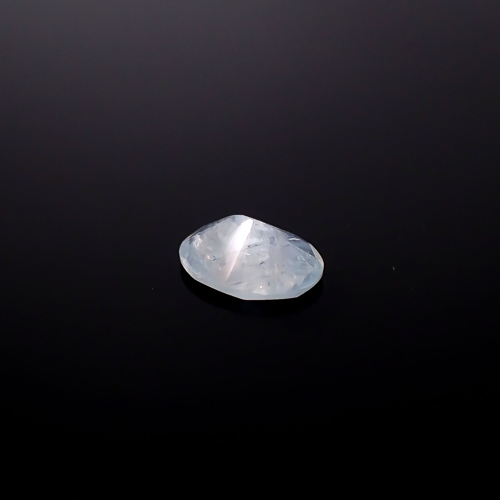 イリデッセンスアクアマリン ブラジル産 1.03ct / 8.7x6.7mm前後 [250730847]