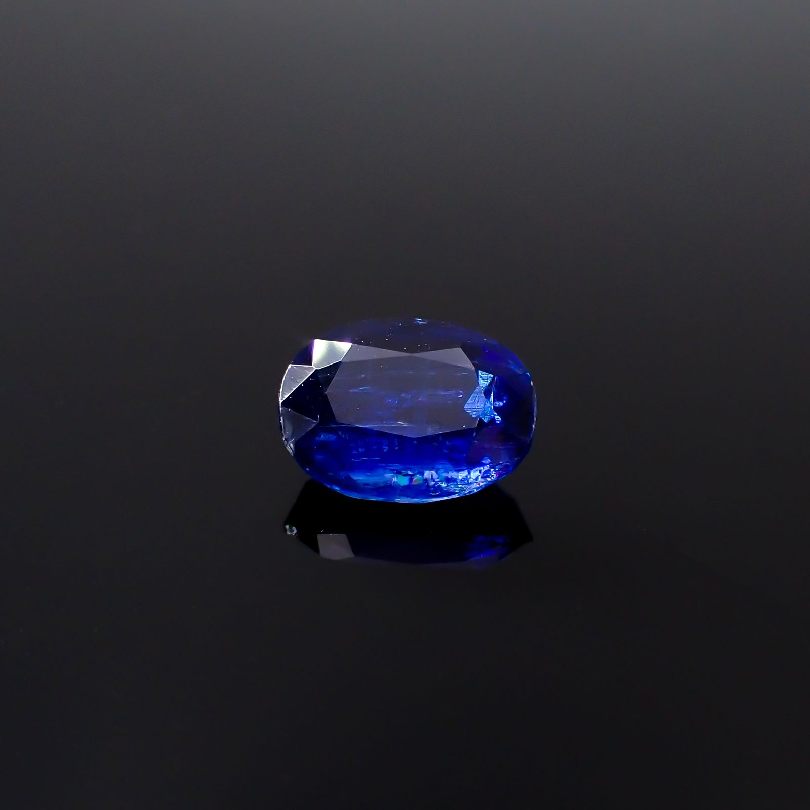 カイヤナイト(宝石名カイヤナイト)ネパール産 1.70ct 識別済[231124254]8.2x6.3mm前後