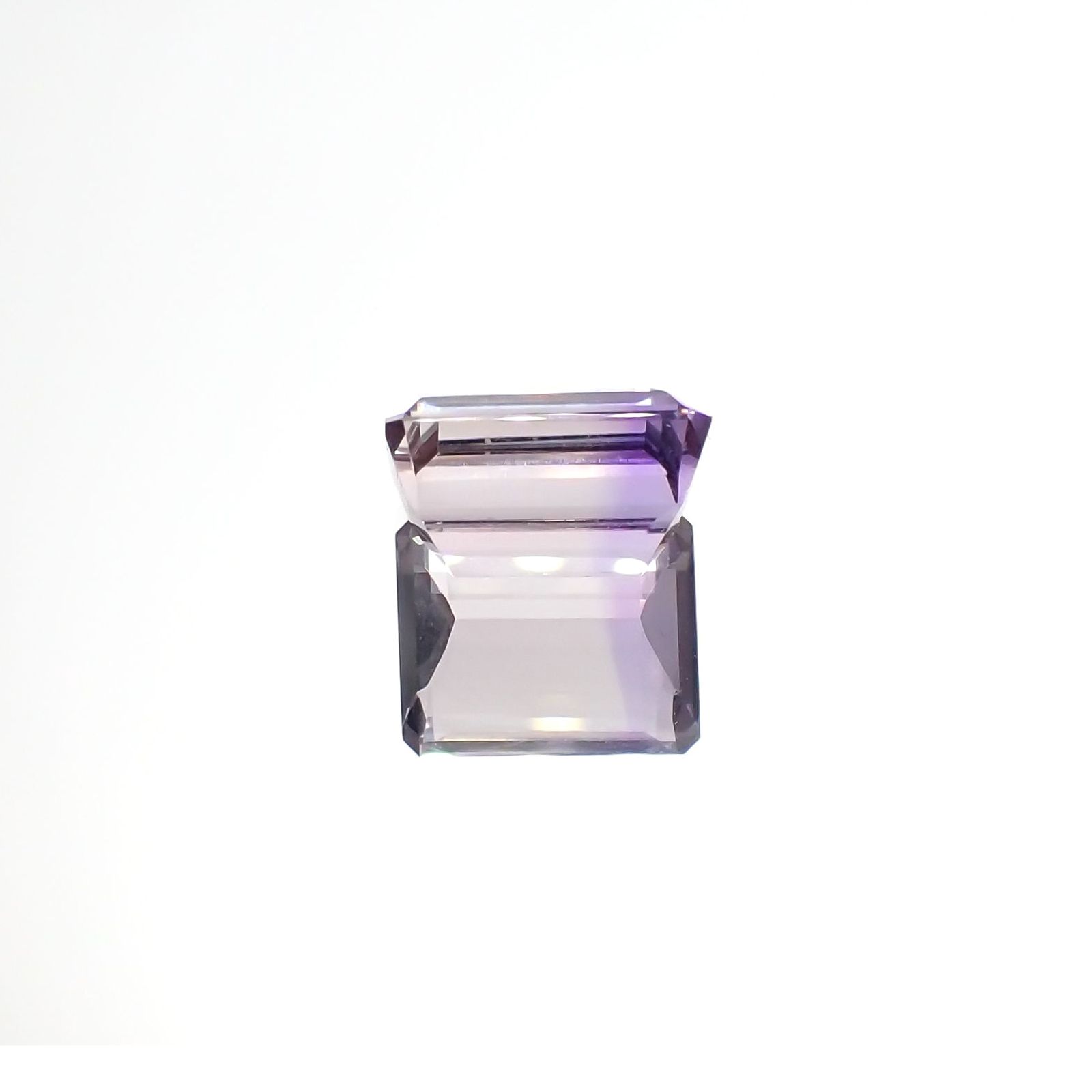 アワーグラスアメジスト(宝石名バイカラー・クォーツ)モロッコ産 識別済 4.56ct / 11.2x9mm前後 [220917634]