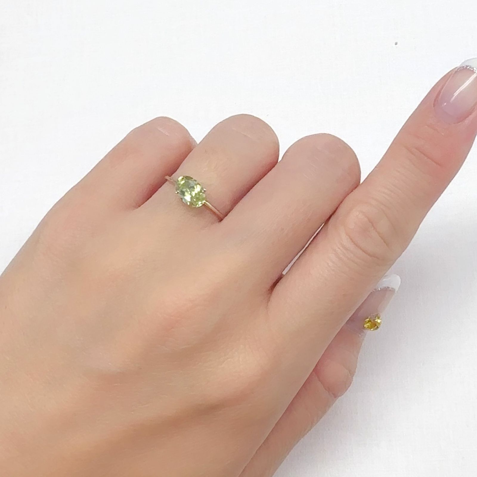 グリーンジルコン スリランカ/カンボジア産 1.34ct[240728535]7.7x5.3mm前後