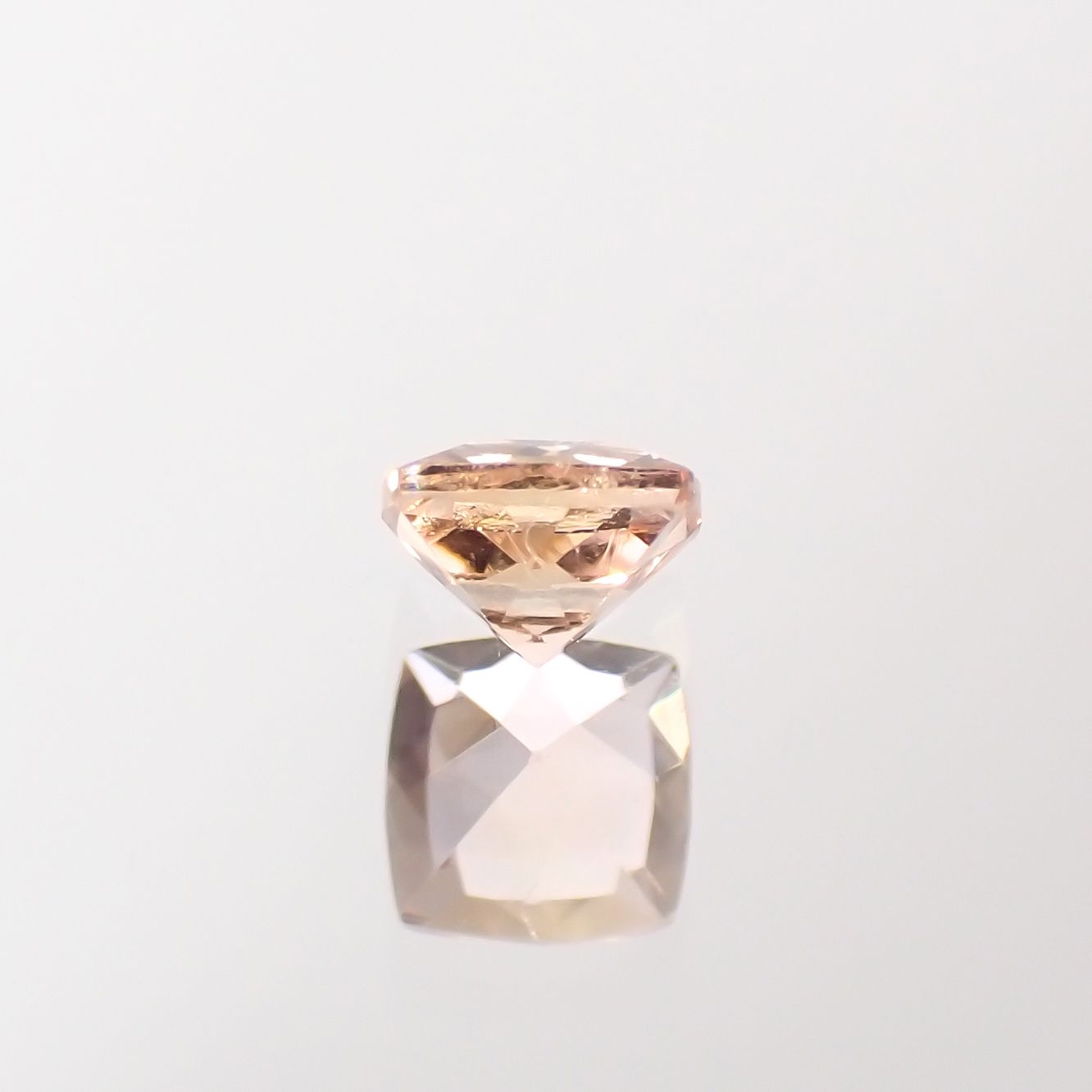 インペリアルトパーズ ブラジル産 0.16ct[230923551]3x3mm前後
