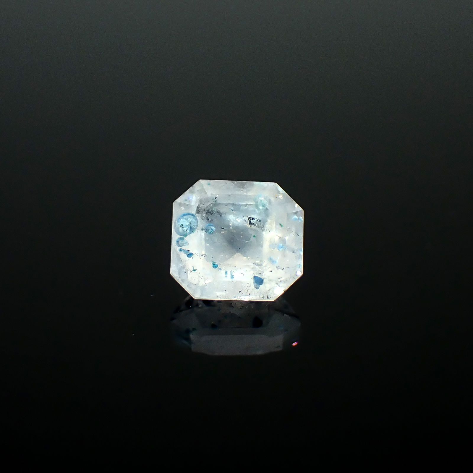 パライバクォーツ ブラジル産 1.62ct / 7.7x7.2mm前後 [260632500]