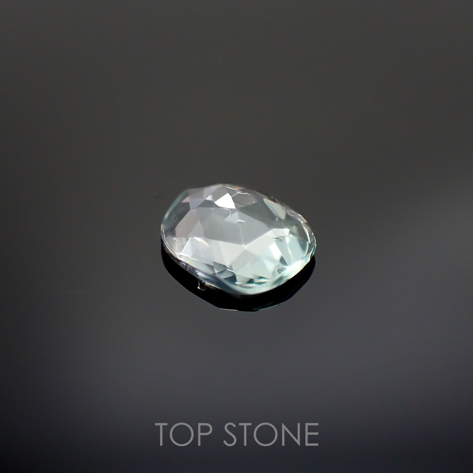 ◇ローズカット◇バナジウムコーネルピン(宝石名コーネルピン)タンザニア・タンガ州産 0.72ct 識別済[220115551]6.9x5.6mm前後