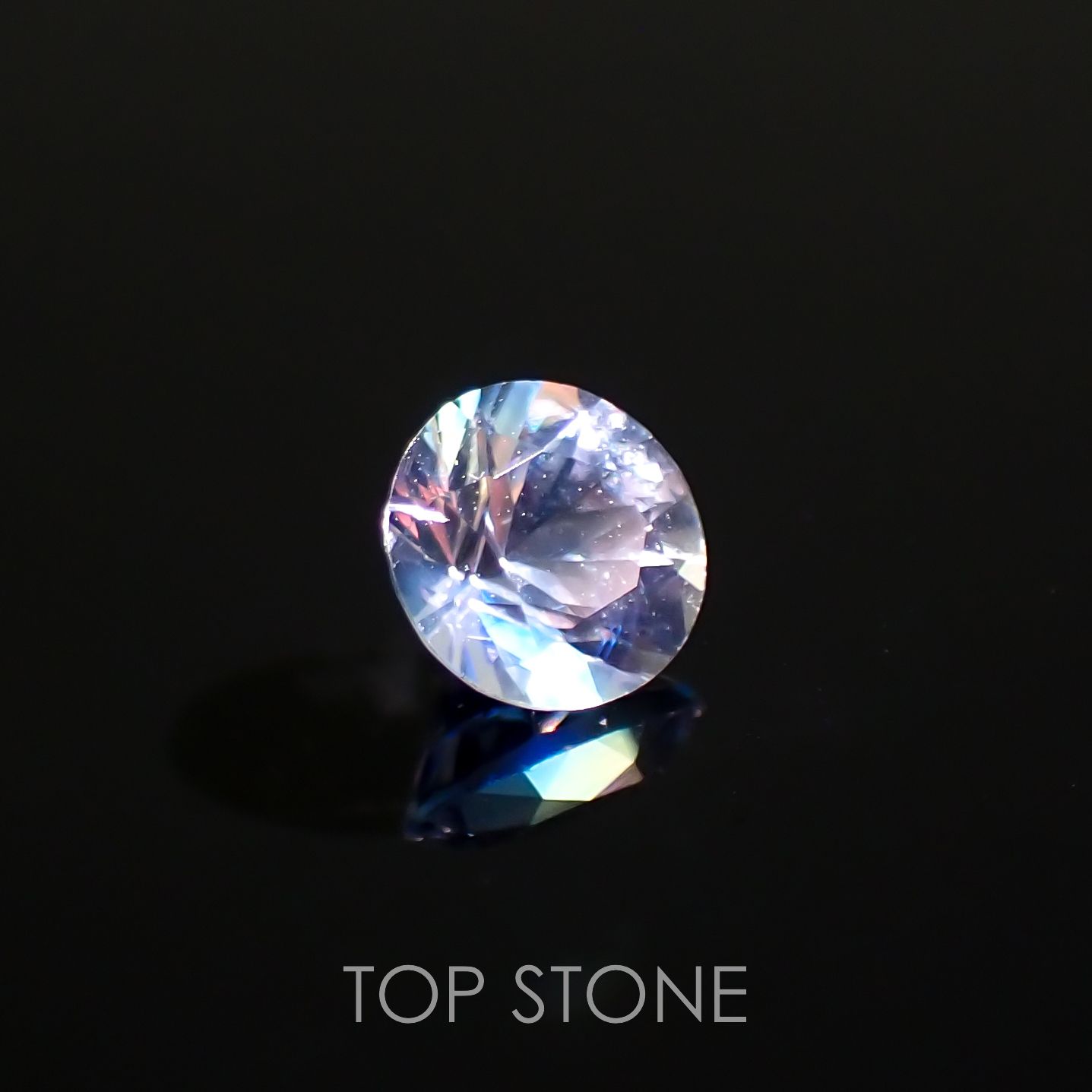 レインボームーンストーン(宝石名ラブラドライト)マダガスカル産 0.33ct 識別済[221219518]4.5x4.5mm前後
