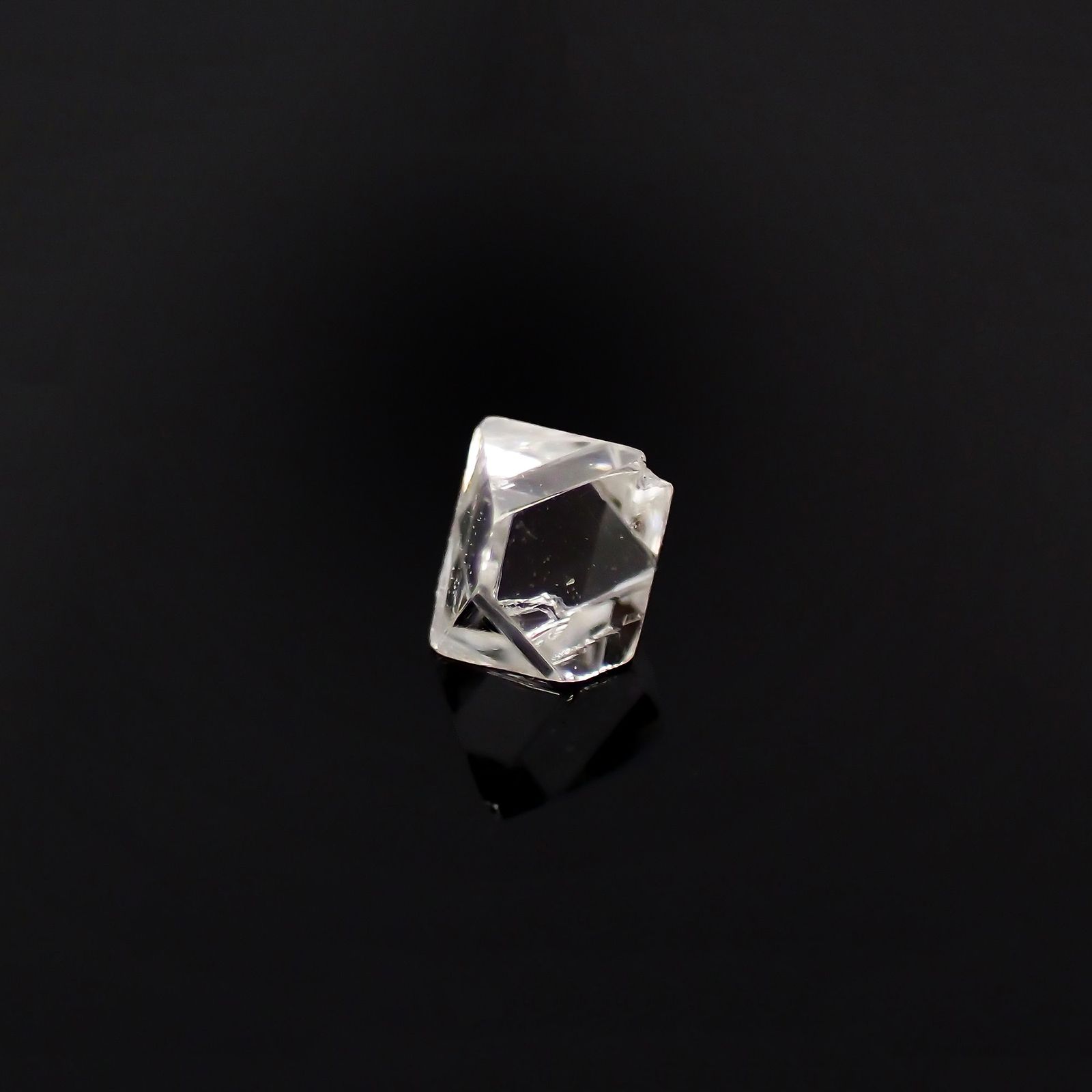ソーヤブルダイヤモンド 原石 0.095ct [231023619]2.9x2.8mm前後