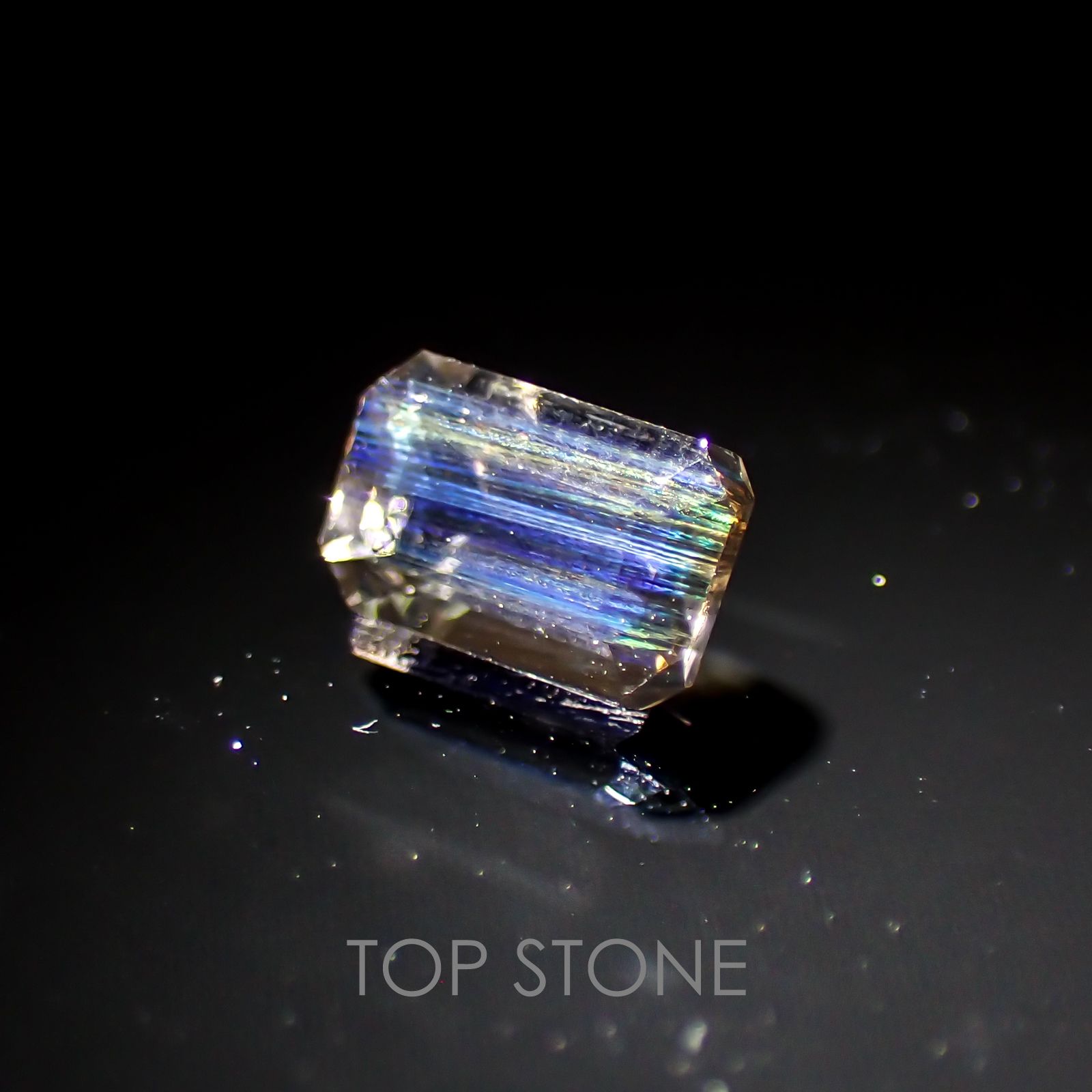 レインボースキャポライト ブラジル産 ルース 0.57ct[210310346]6.1×3.8mm前後