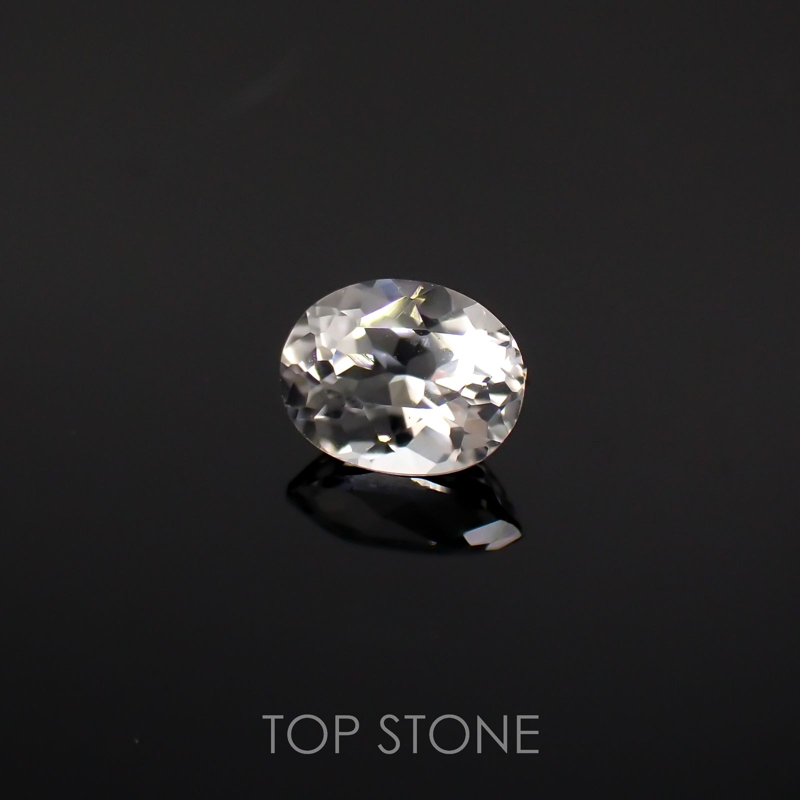 フェナカイト(宝石名フェナカイト)マダガスカル産 0.31ct 識別済[221018423]4.9x3.7mm前後
