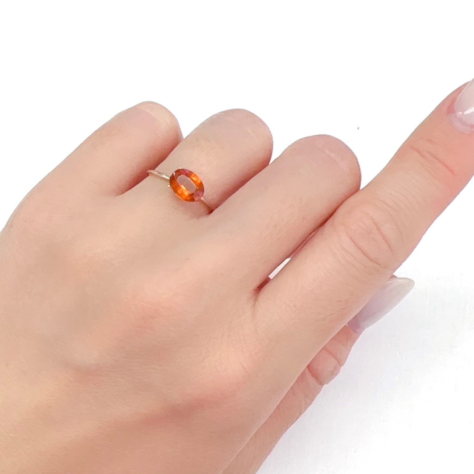オレンジカイヤナイト ネパール産 1.36ct[240326703]7.7x5.7mm前後