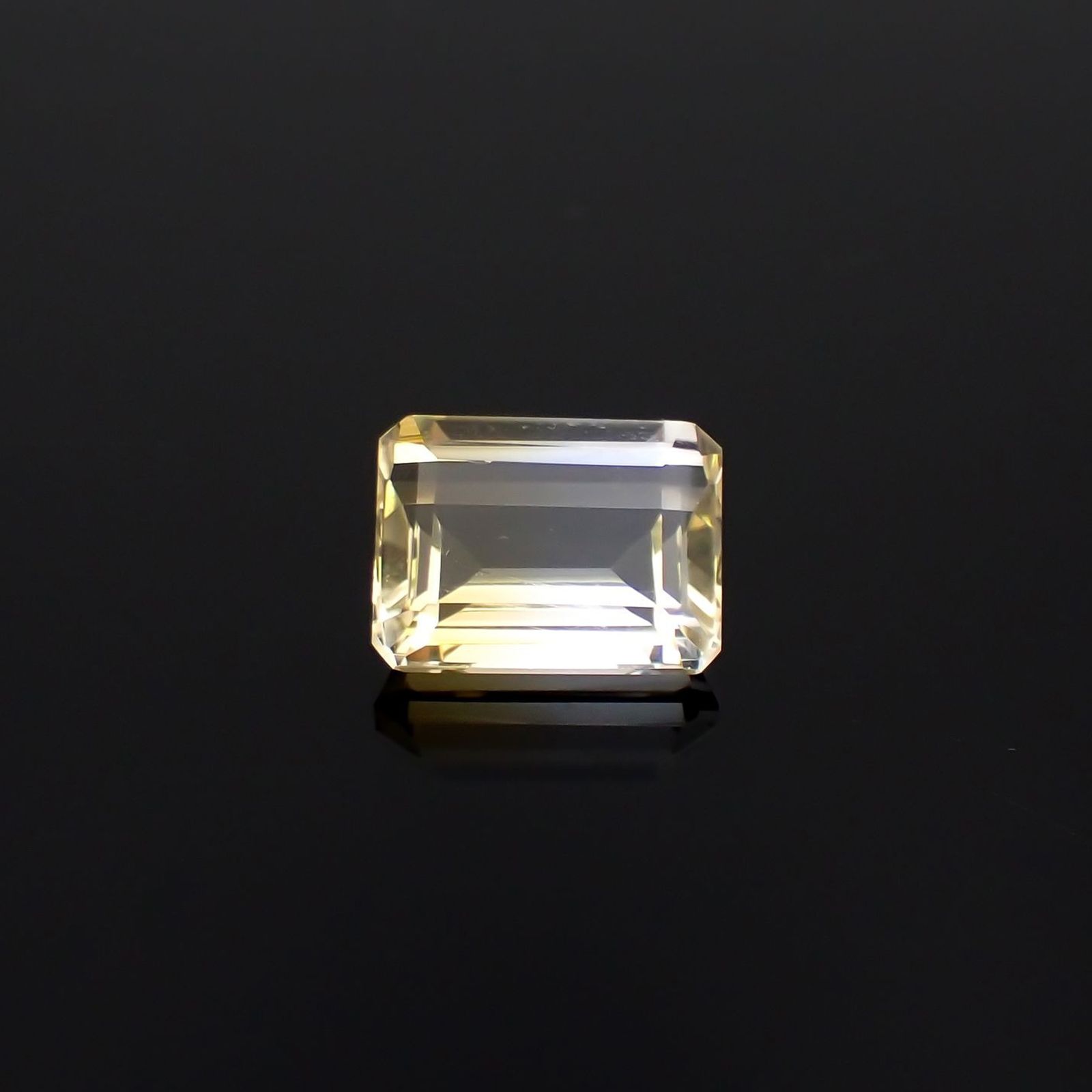 バイカラーシトリン ブラジル・ミナスジェライス州産 7.35ct / 13.4x10.1mm前後 [251026464]