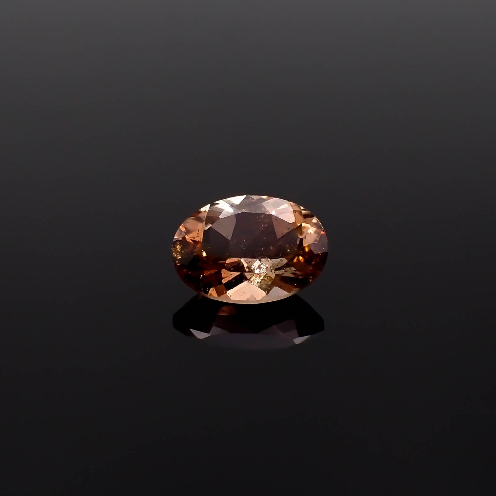 アンダリュサイト(宝石名アンダリュサイト)スリランカ/マダガスカル産 0.70ct 識別済[231225235]6.7x4.8mm前後