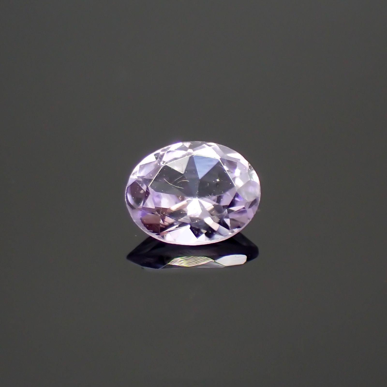 ラベンダーゾイサイト(宝石名ゾイサイト)タンザニア産 0.29ct 識別済[220115067]4.9x3.9mm前後