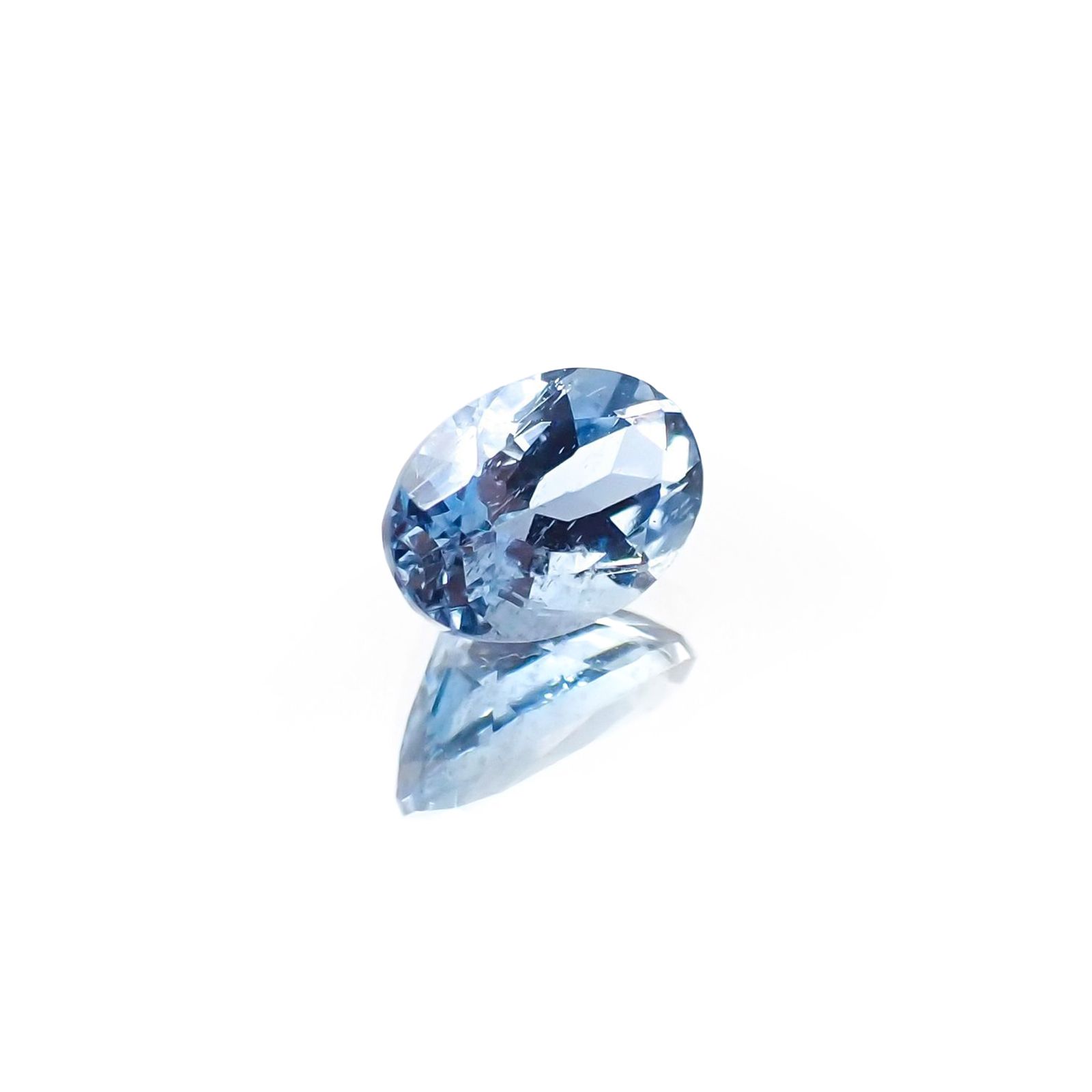アクアマリン サンタマリアカラー(宝石名アクアマリン)モザンビーク産 識別済 0.47ct / 6.1x4.1mm前後 [260622263]
