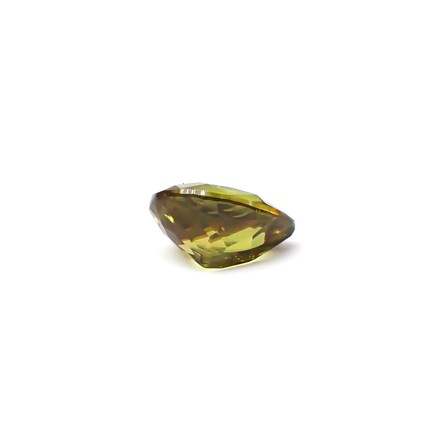 カラーチェンジスフェーン パキスタン産 0.51ct / 5.8x4.2mm前後 [260632441]
