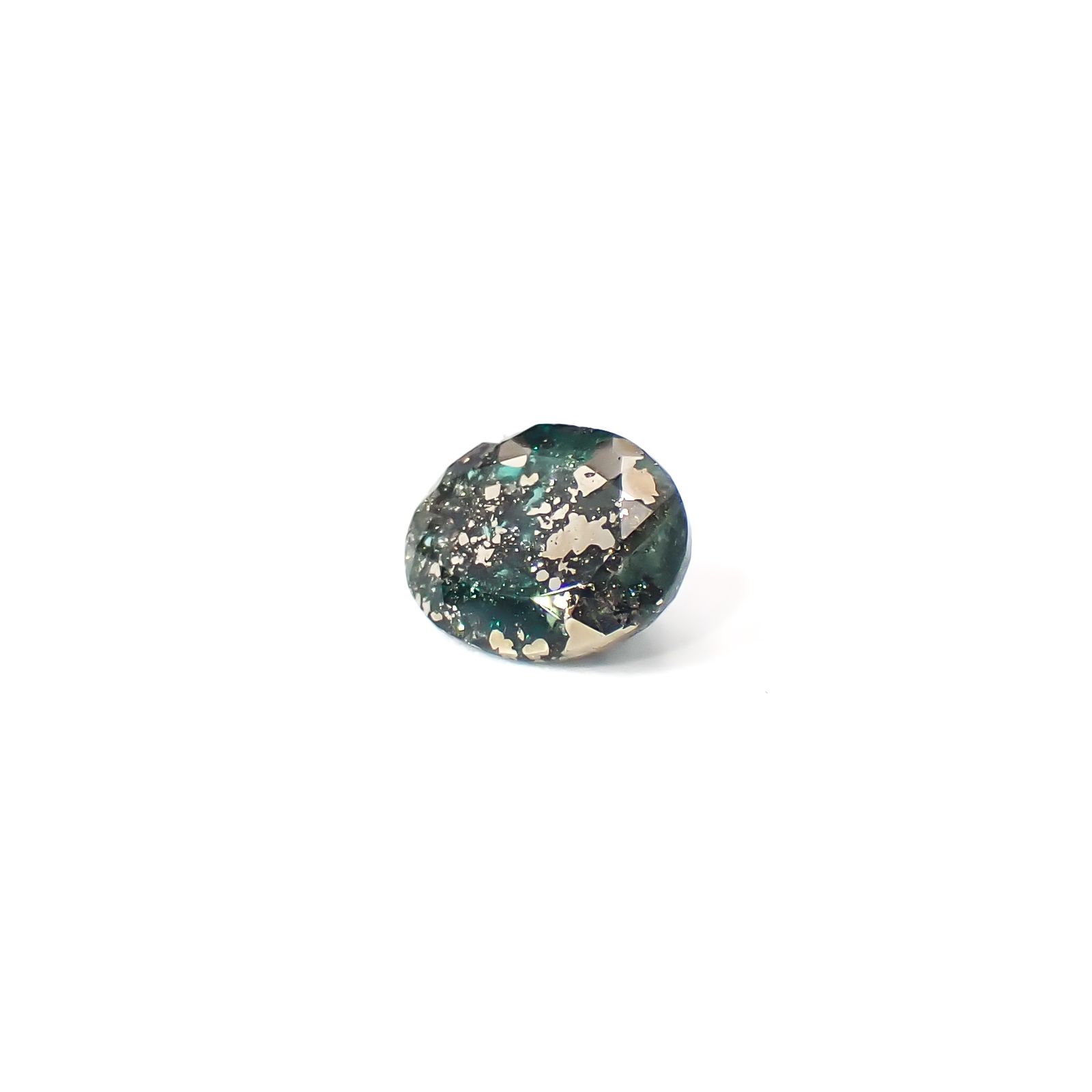 パイライトインエメラルド コロンビア産 0.62ct / 6.2x4.7mm前後 [260532123]