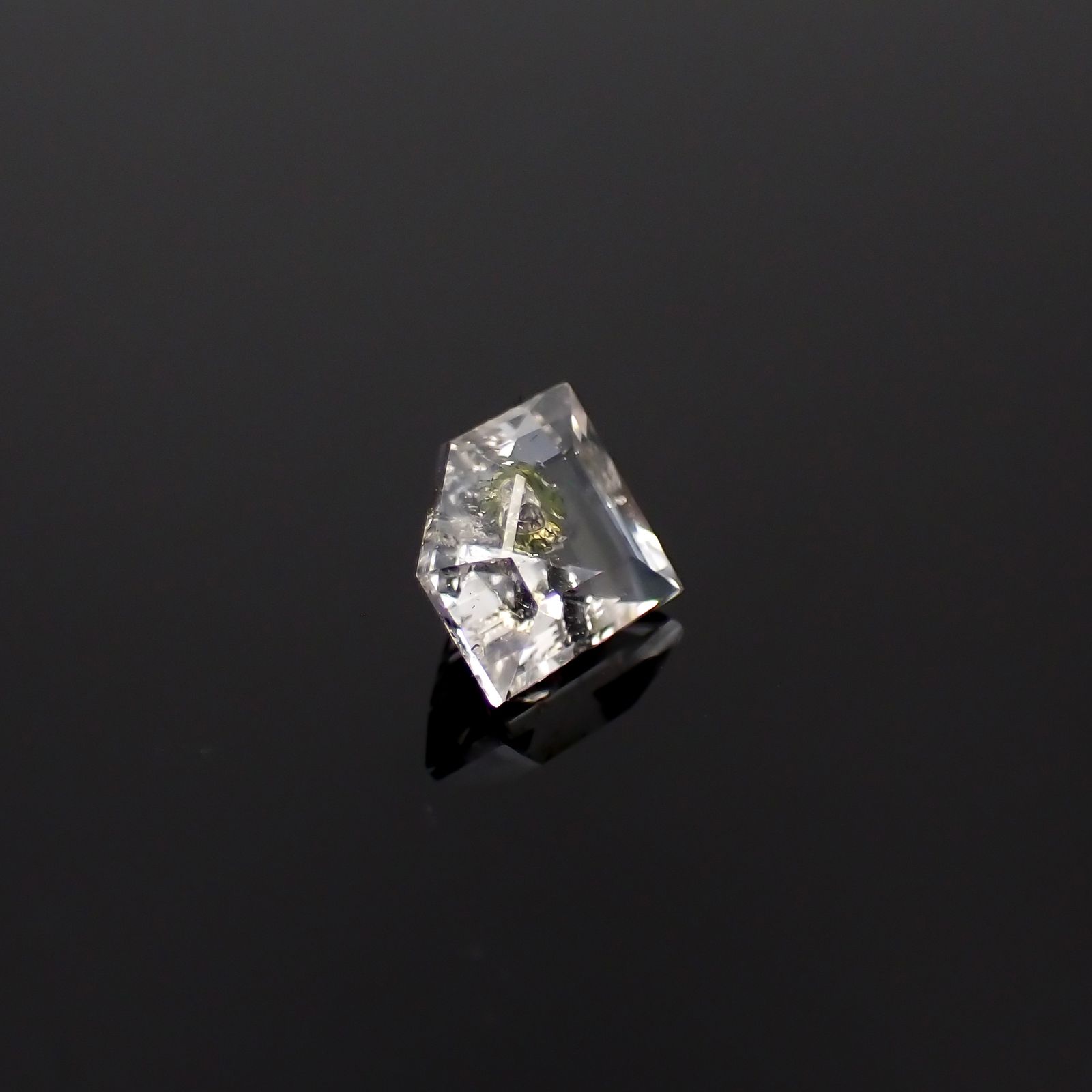 ◇カスタムペンタゴンカット◇オイルインクォーツ パキスタン産 0.43ct [231224727]5.1x6.4mm前後