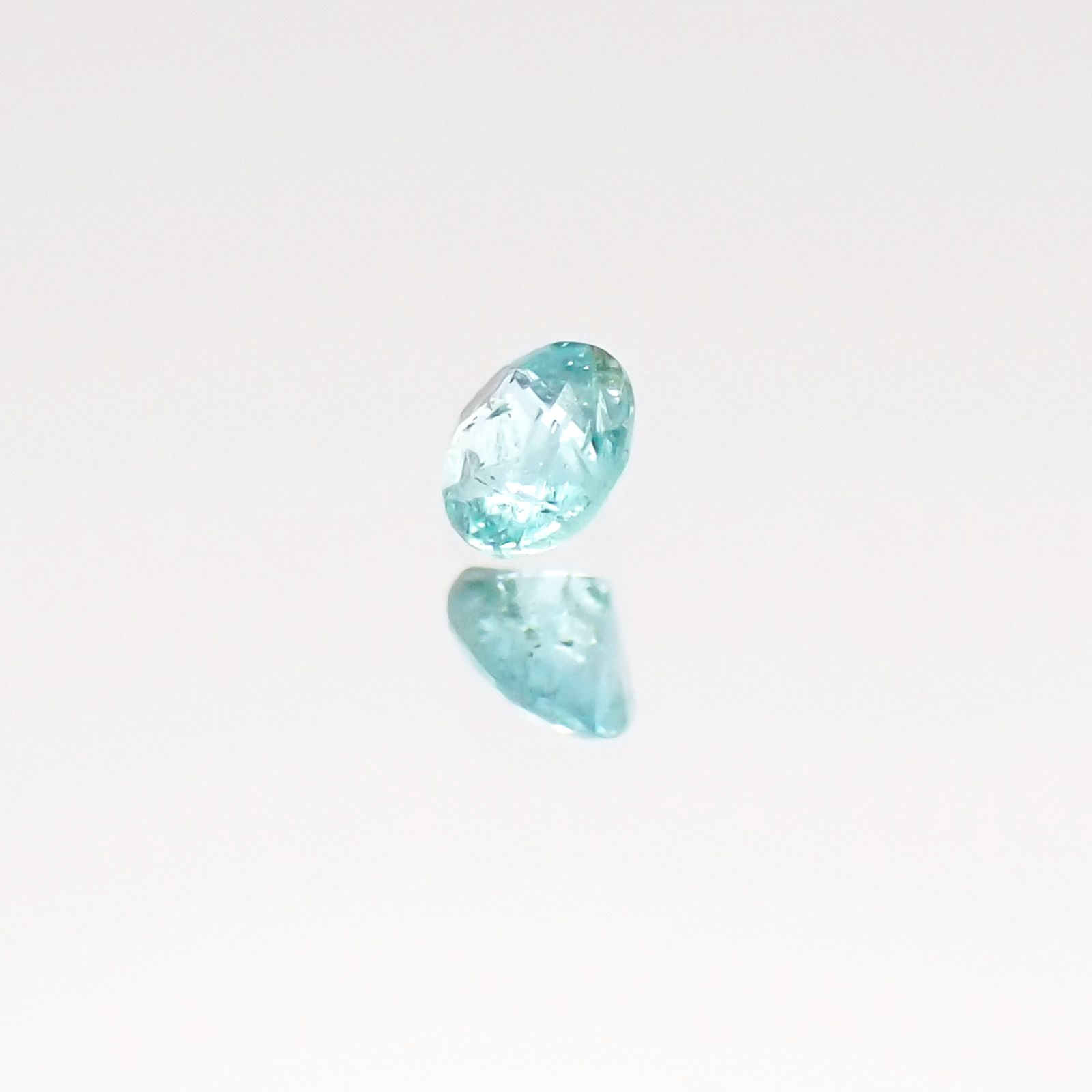 パライバトルマリン ブラジル・バターリャ鉱山産 ルース 0.03ct[20116716]2.4×2.3mm前後