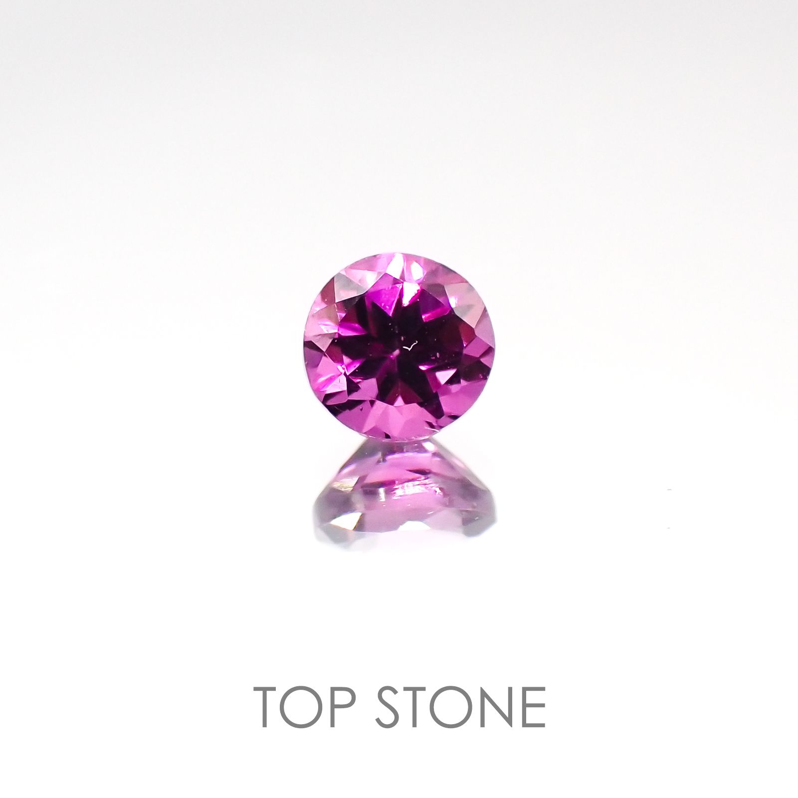 マラヤガーネット(宝石名ガーネット) タンザニア産 0.42ct 識別済[20017598]4.1×4.1mm前後