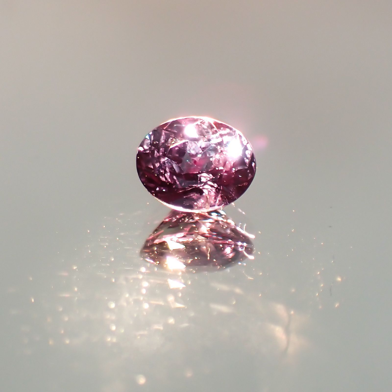 アレキサンドライト(宝石名アレキサンドライト) ブラジル産 0.445ct ソ付(彩珠)[210310314]5×3.9mm前後