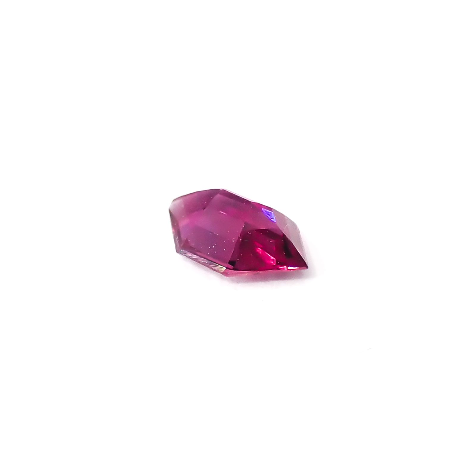 ◇カスタムカット◇ウィンザーサファイア タンザニア・ウィンザー産 0.18ct / 4.8x2.9mm前後 [260532136]