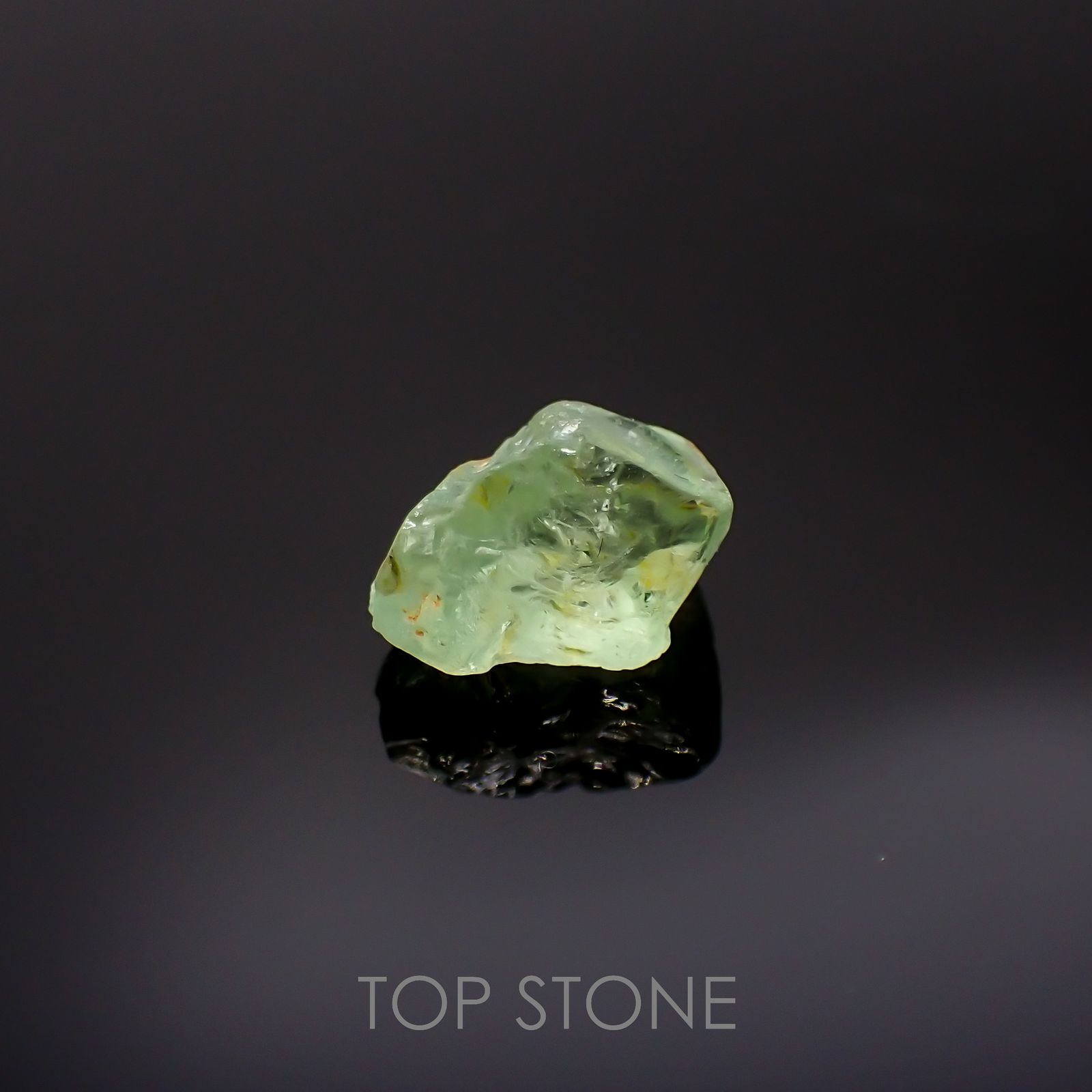 バナジウムコーネルピン原石(宝石名コーネルピン)タンザニア・タンガ州産 3.60ct 識別済[220716908]10.5x7mm前後