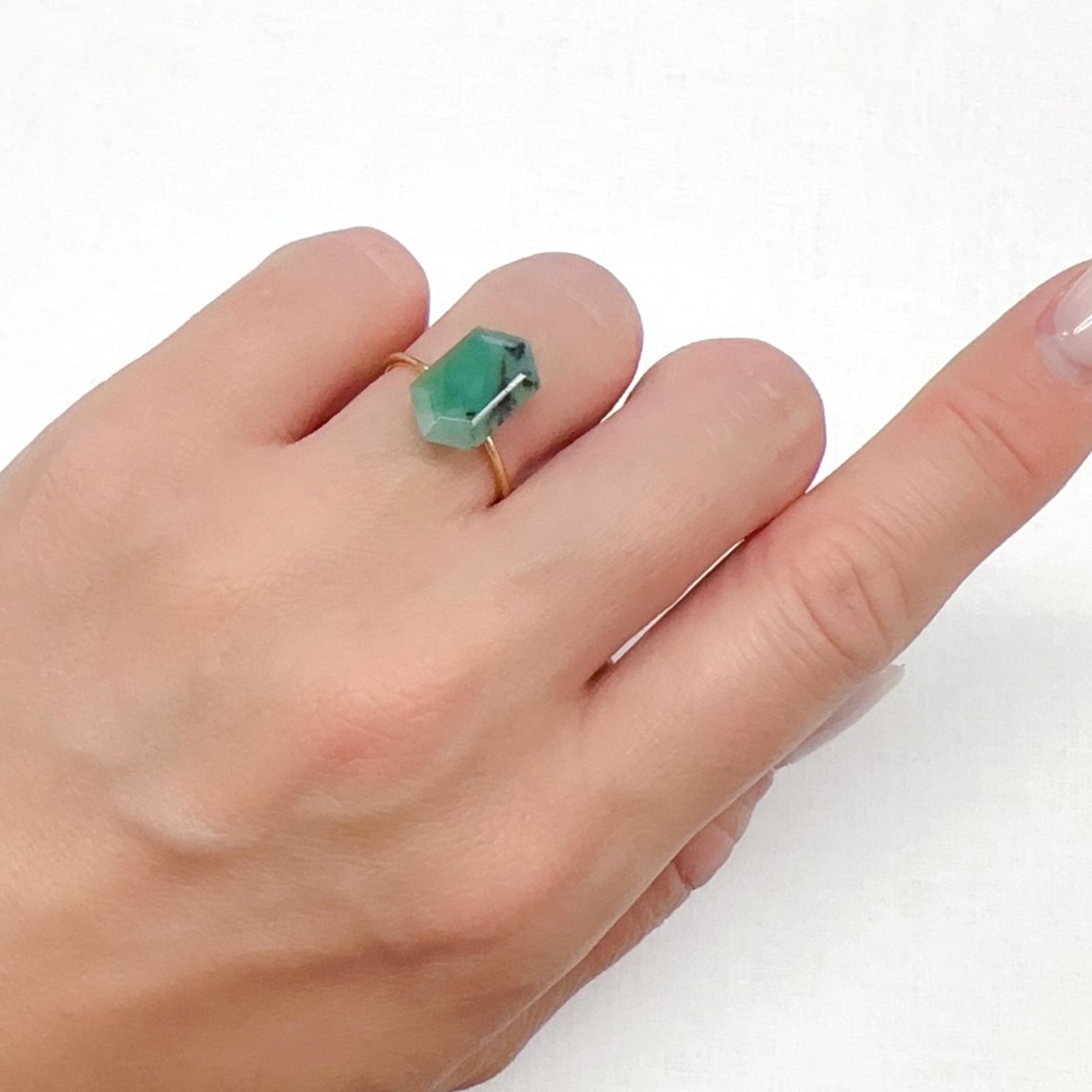 ◇カスタム・ヘキサゴンカット◇エメラルド ブラジル産 2.36ct[240326476]14x8.2mm前後